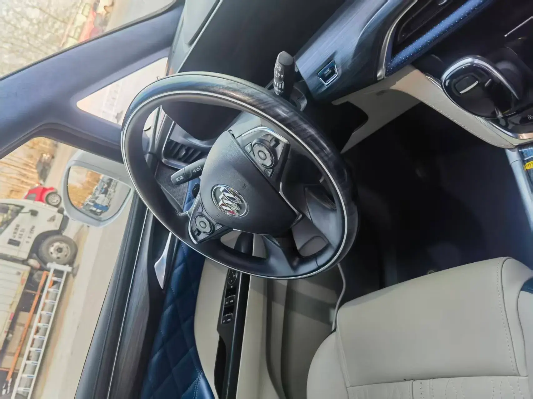 2023 BUICK GL8 thumbnail 3