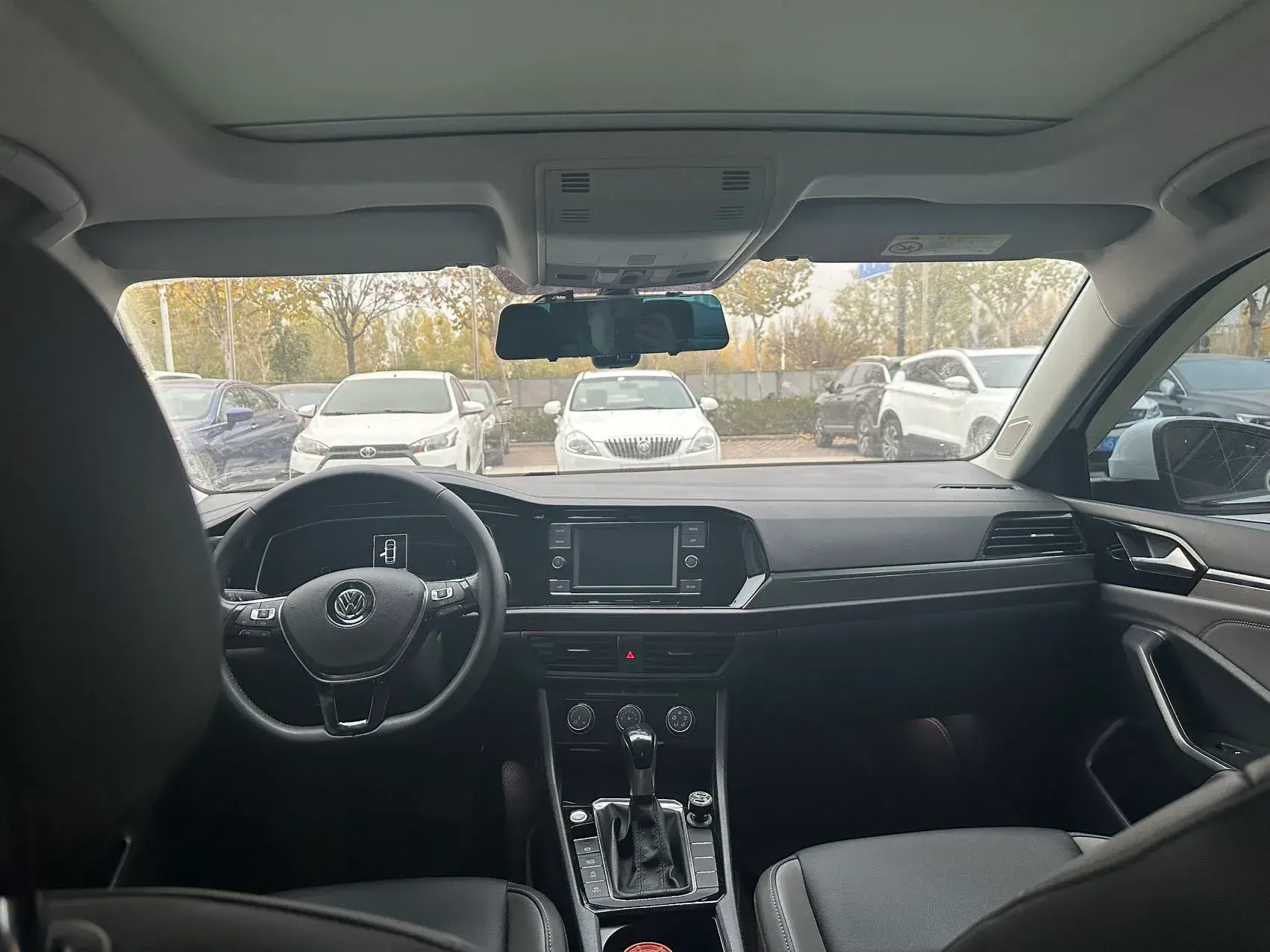 2020 VOLKSWAGEN SAGITAR thumbnail 2