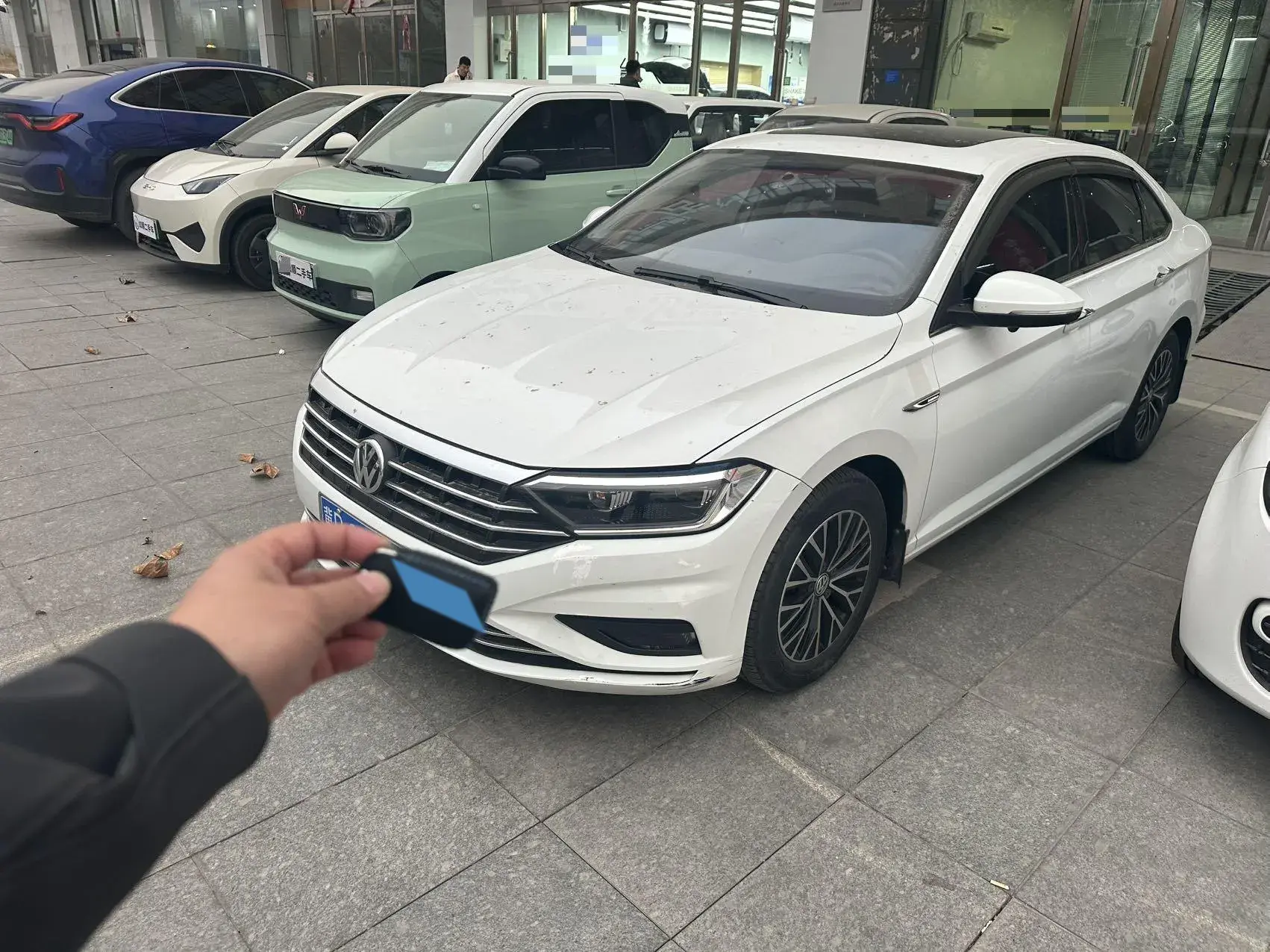 2020 VOLKSWAGEN SAGITAR view 1