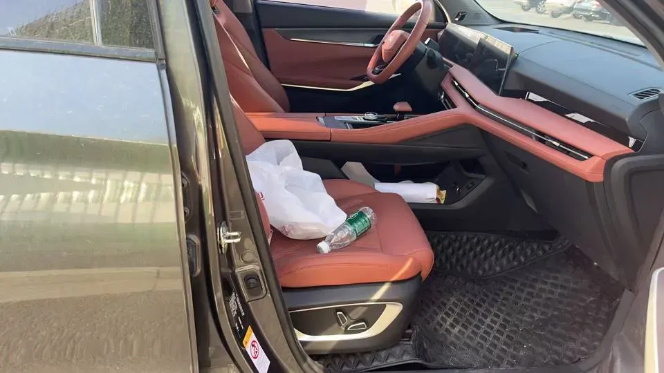 2022 ChangAn Oshan X7 Plus 1.5T 188HP L4 7DCT,autocango,china used car exporter,china ev exporter,chinese used car exporter,chinese used ev exporter