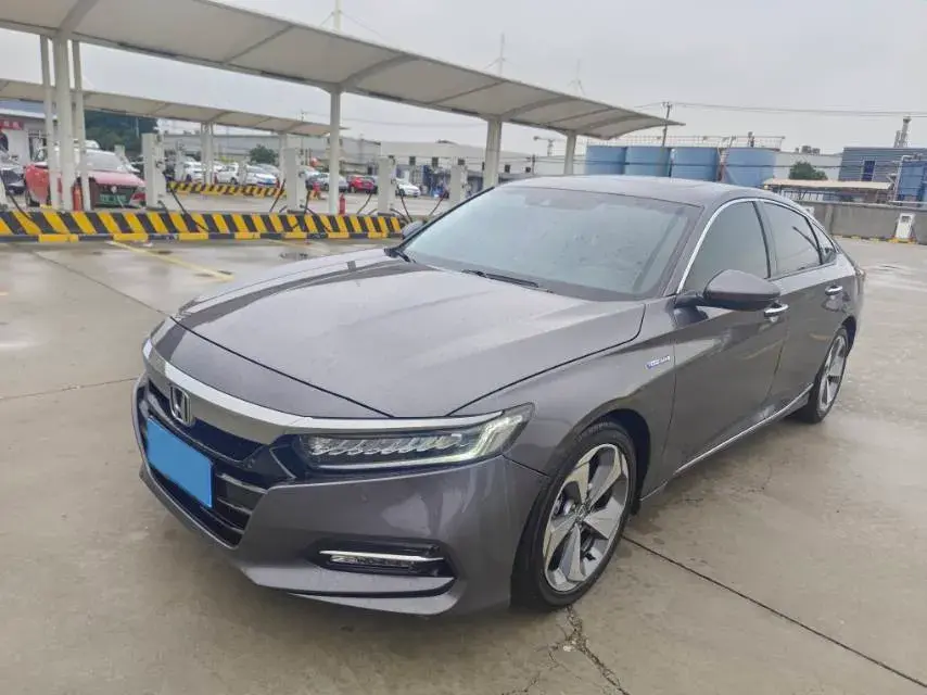 2018 HONDA ACCORD view 1