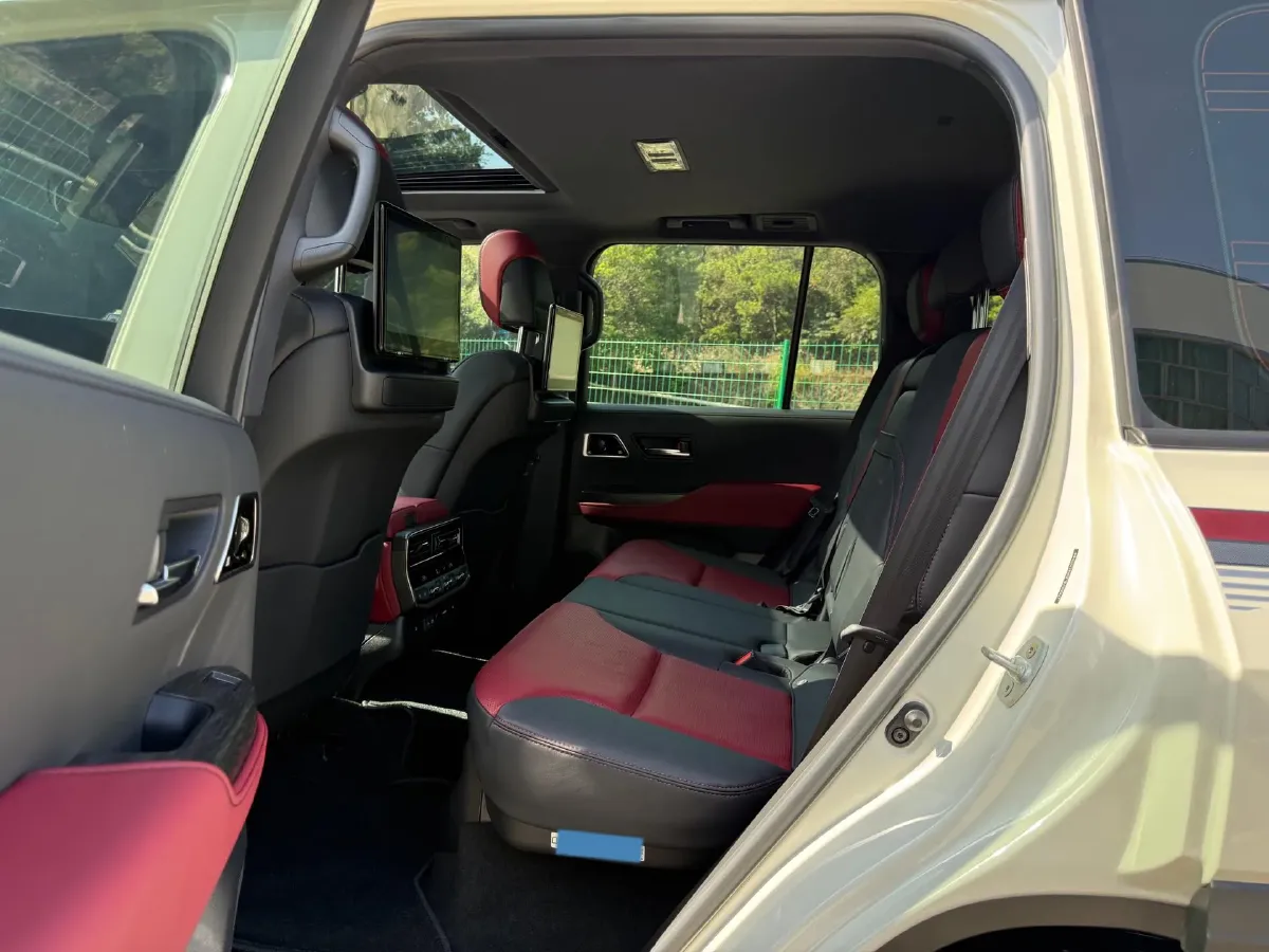 2015 Toyota Land Cruiser 4.0L 275HP V6 5AT,autocango,china used car exporter,china ev exporter,chinese used car exporter,chinese used ev exporter