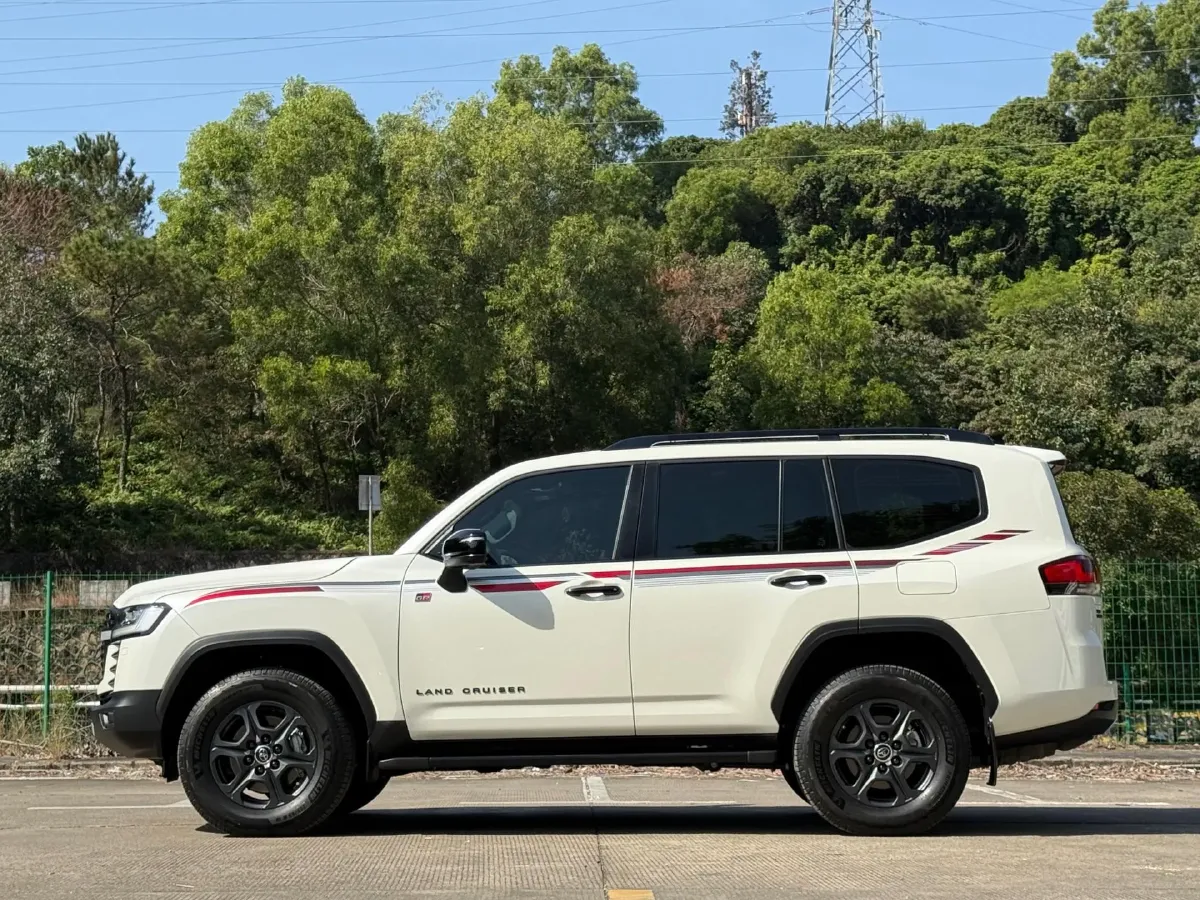 2015 Toyota Land Cruiser 4.0L 275HP V6 5AT,autocango,china used car exporter,china ev exporter,chinese used car exporter,chinese used ev exporter