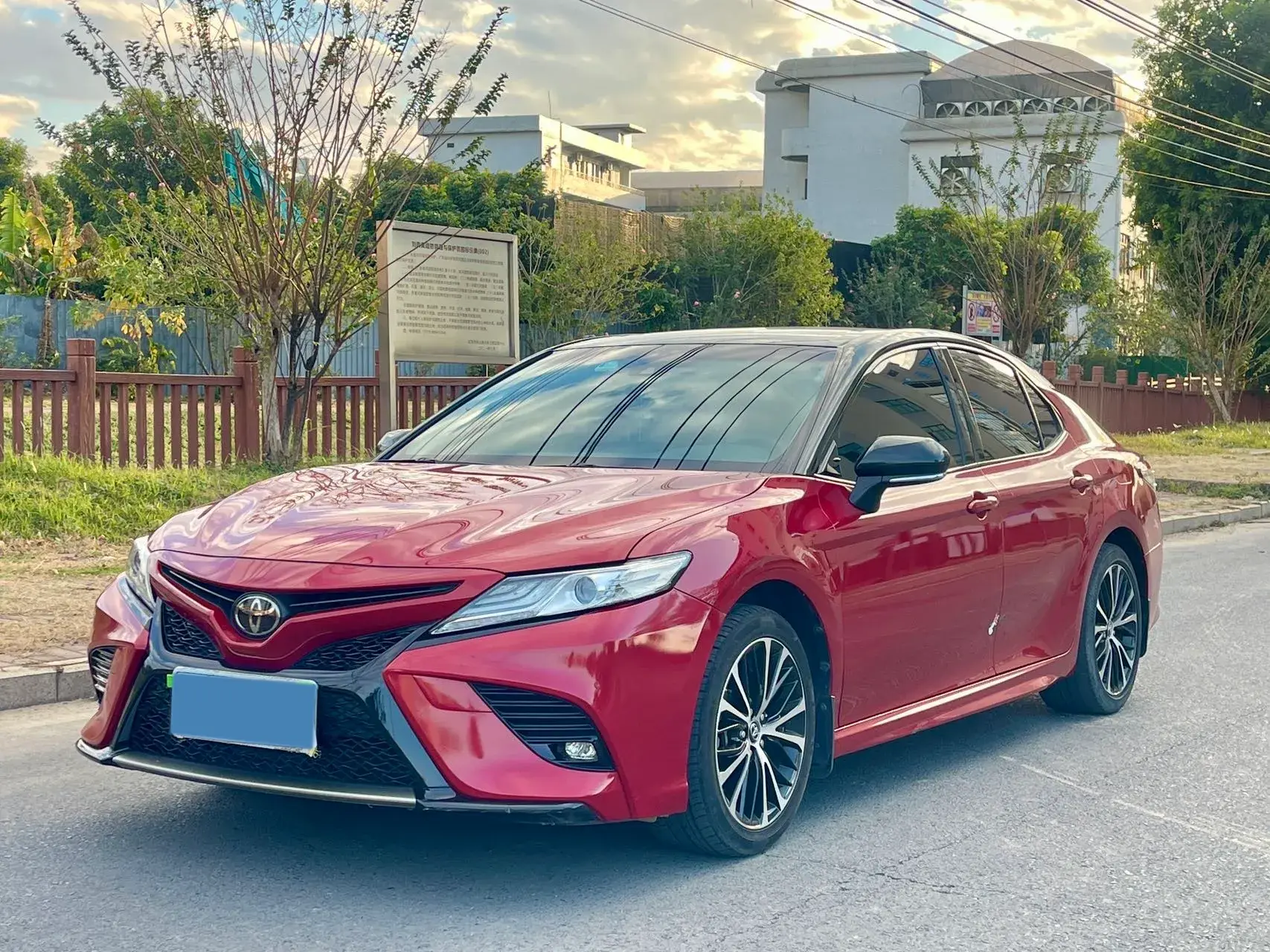 2019 TOYOTA CAMRY view 1