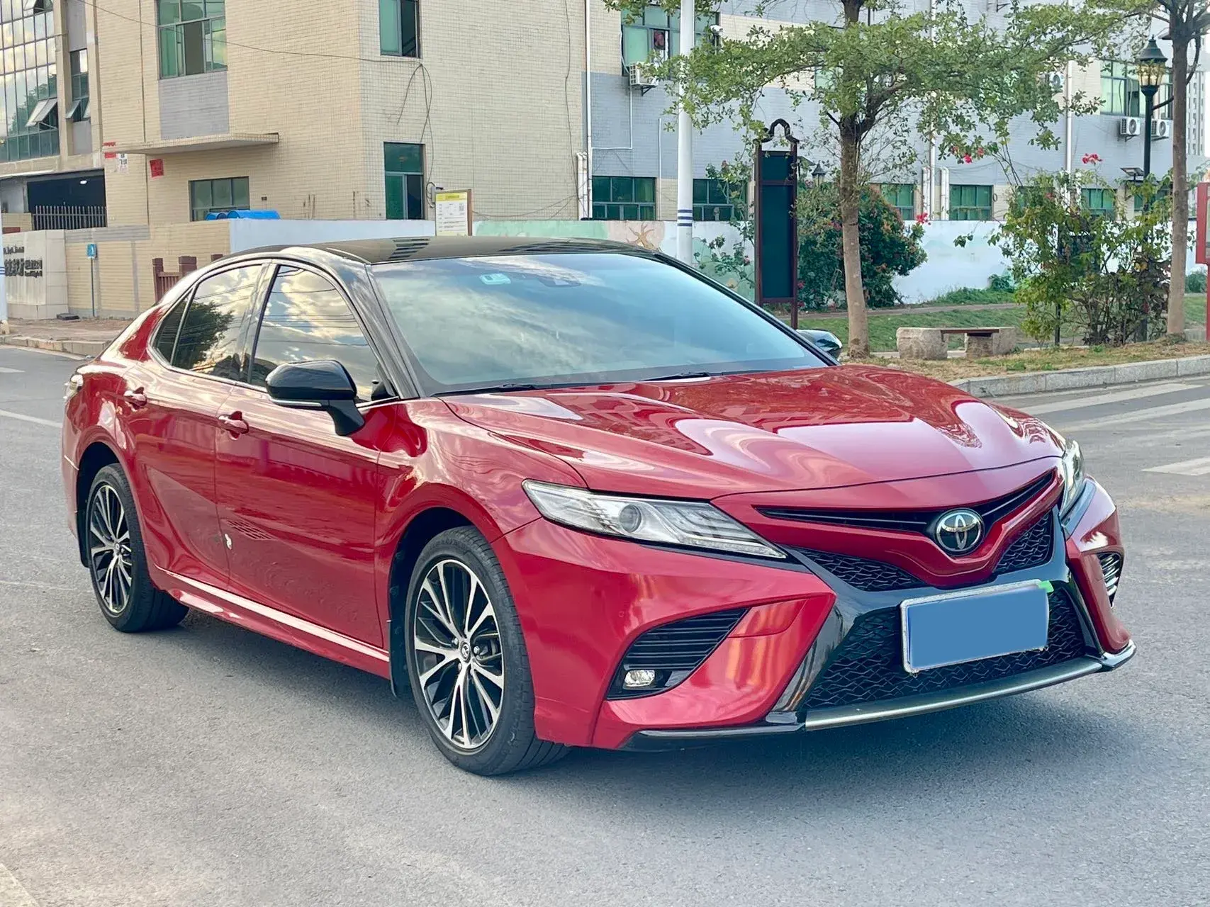 2019 TOYOTA CAMRY thumbnail 3