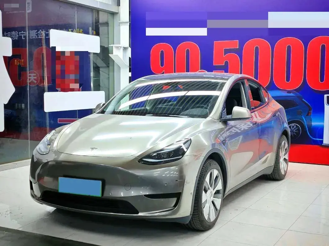 2022 TESLA MODEL view 1