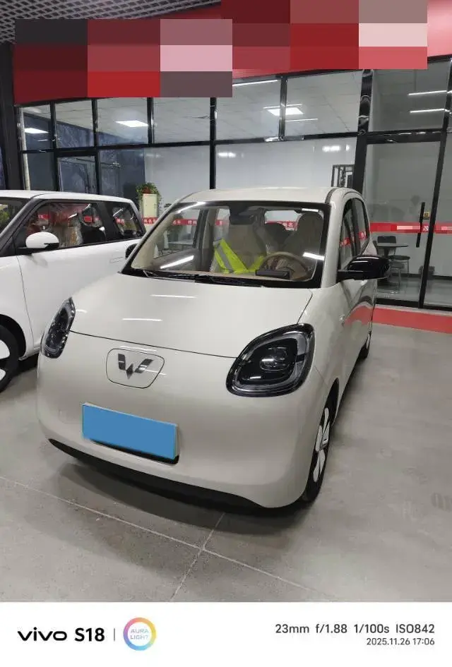 2025 WULING HONGGUANG view 1