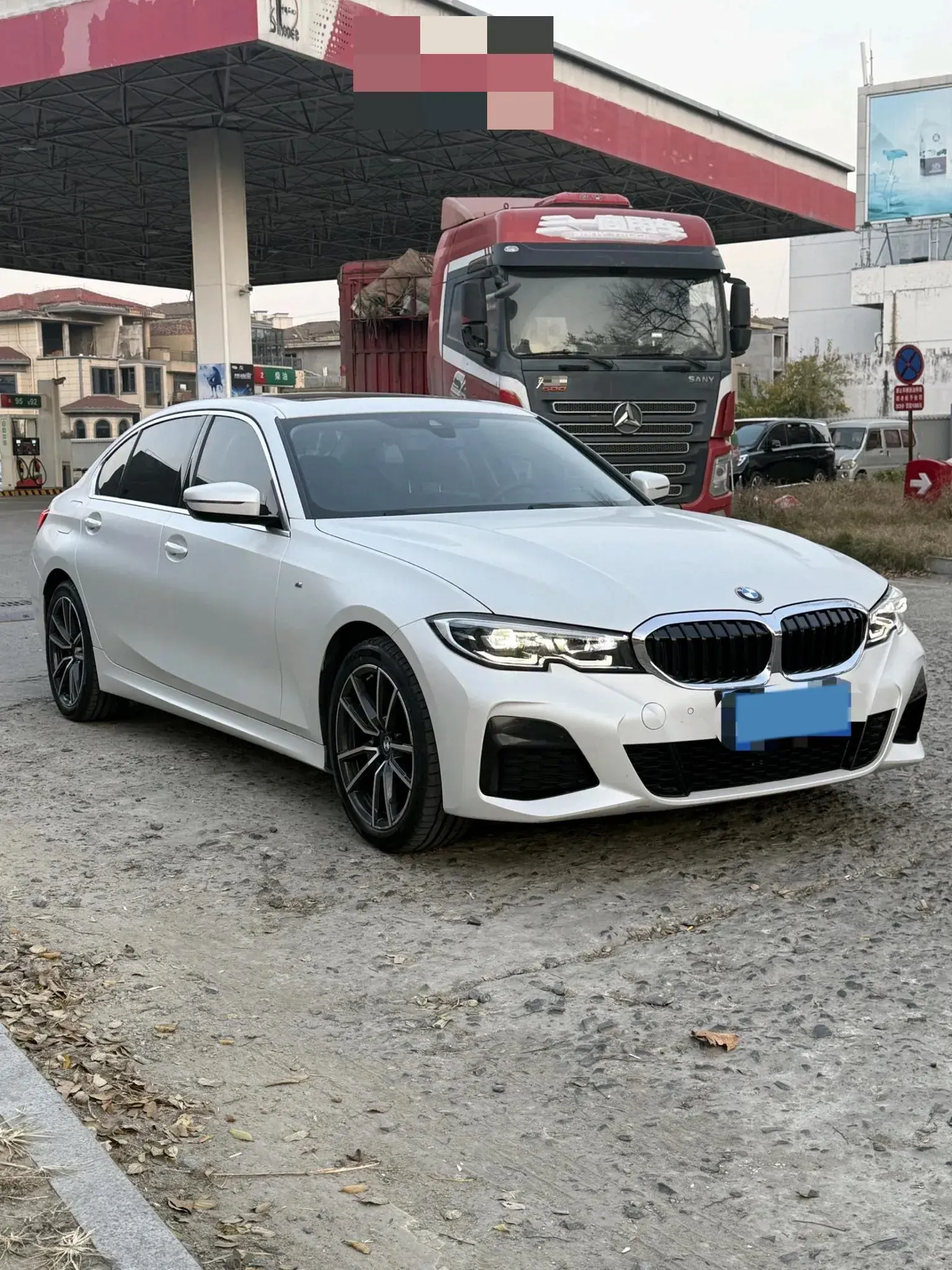 2022 BMW 3 thumbnail 3