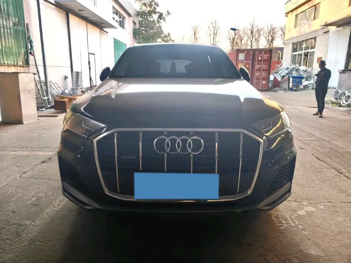 2023 Audi Q7 2.0T 265HP L4 8AT,autocango,china used car exporter,china ev exporter,chinese used car exporter,chinese used ev exporter