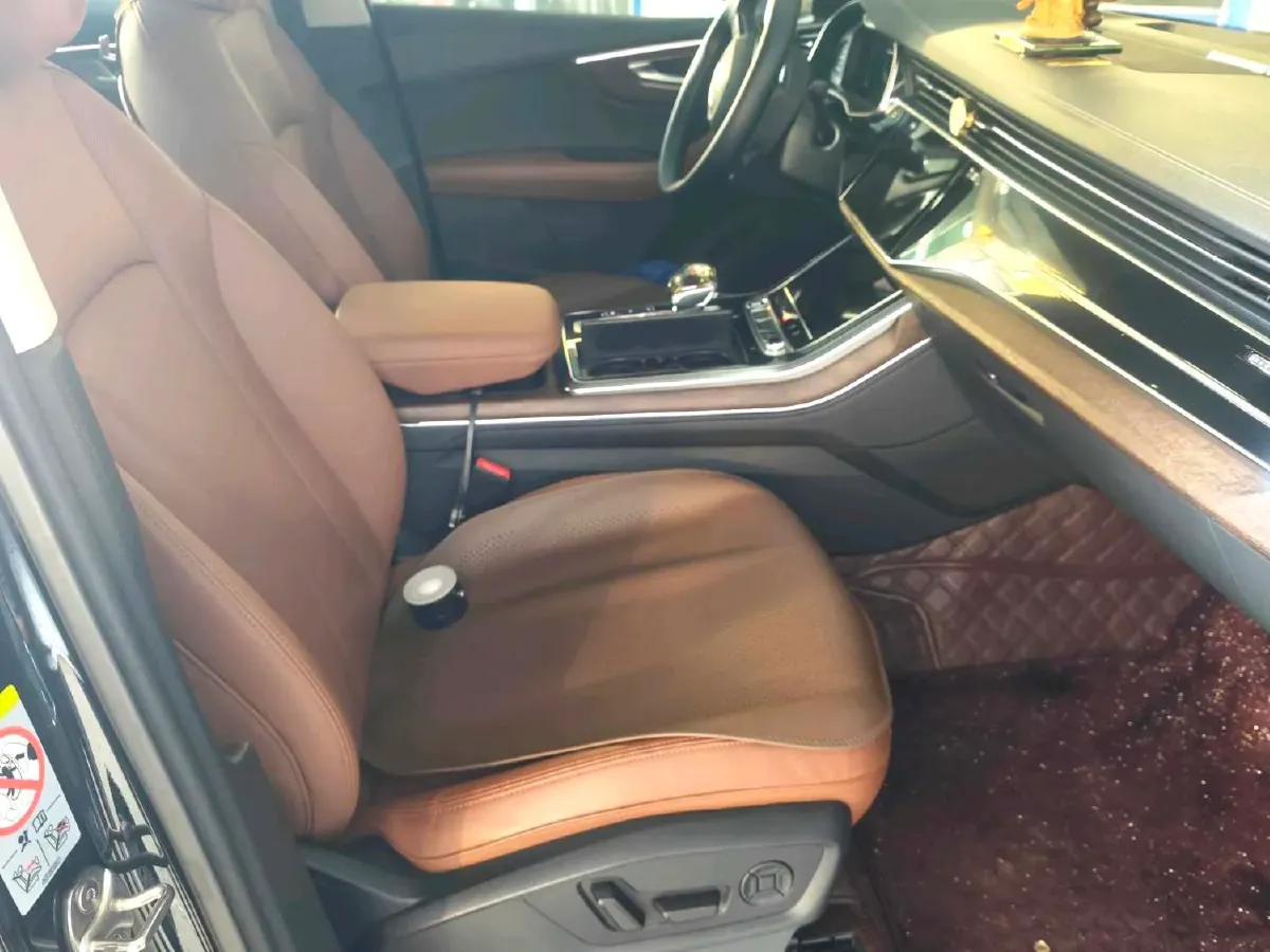 2023 Audi Q7 2.0T 265HP L4 8AT,autocango,china used car exporter,china ev exporter,chinese used car exporter,chinese used ev exporter