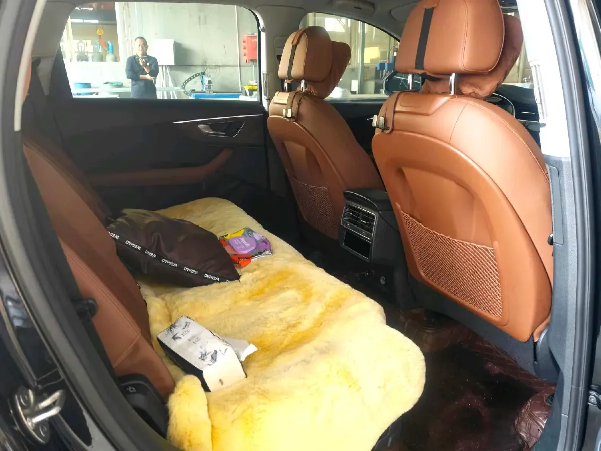 2023 Audi Q7 2.0T 265HP L4 8AT,autocango,china used car exporter,china ev exporter,chinese used car exporter,chinese used ev exporter