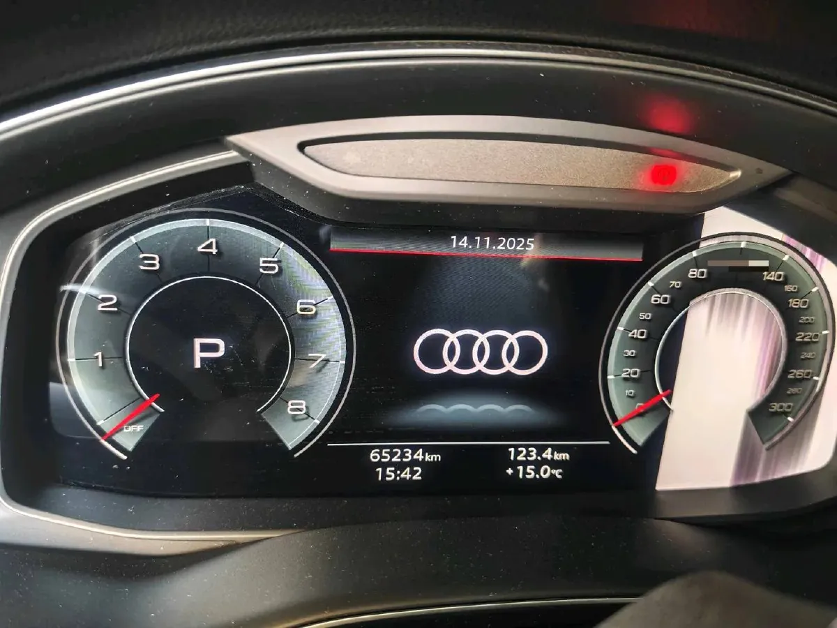 2023 Audi Q7 2.0T 265HP L4 8AT,autocango,china used car exporter,china ev exporter,chinese used car exporter,chinese used ev exporter