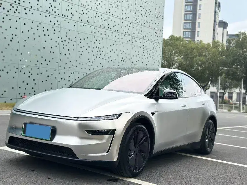 2025 TESLA MODEL view 1