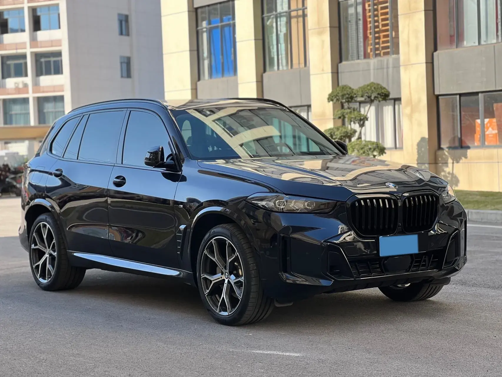2023 BMW X5 thumbnail 3