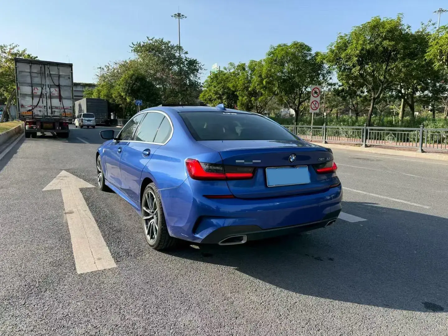 2021 BMW 3 thumbnail 4