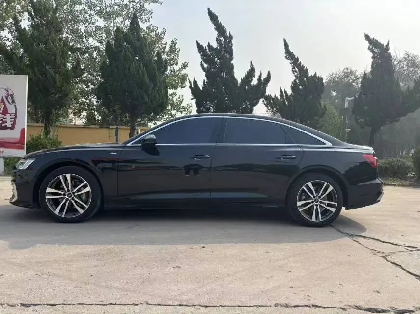 2023 Audi A6L 2.0T 190HP L4 7DCT,autocango,china used car exporter,china ev exporter,chinese used car exporter,chinese used ev exporter