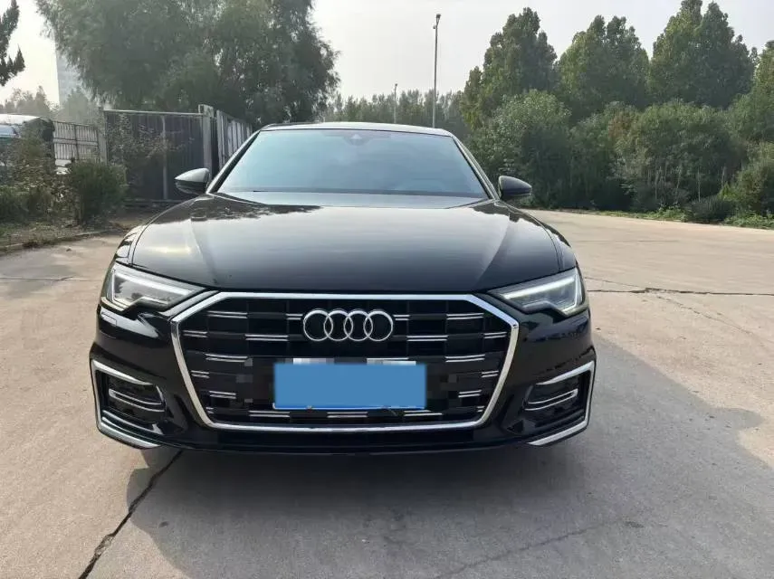 2023 Audi A6L 2.0T 190HP L4 7DCT,autocango,china used car exporter,china ev exporter,chinese used car exporter,chinese used ev exporter