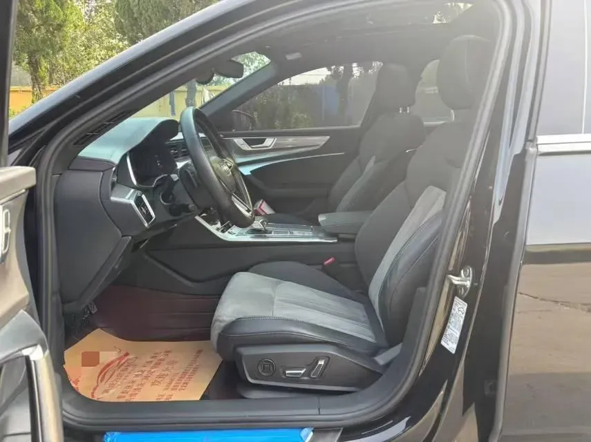 2023 Audi A6L 2.0T 190HP L4 7DCT,autocango,china used car exporter,china ev exporter,chinese used car exporter,chinese used ev exporter