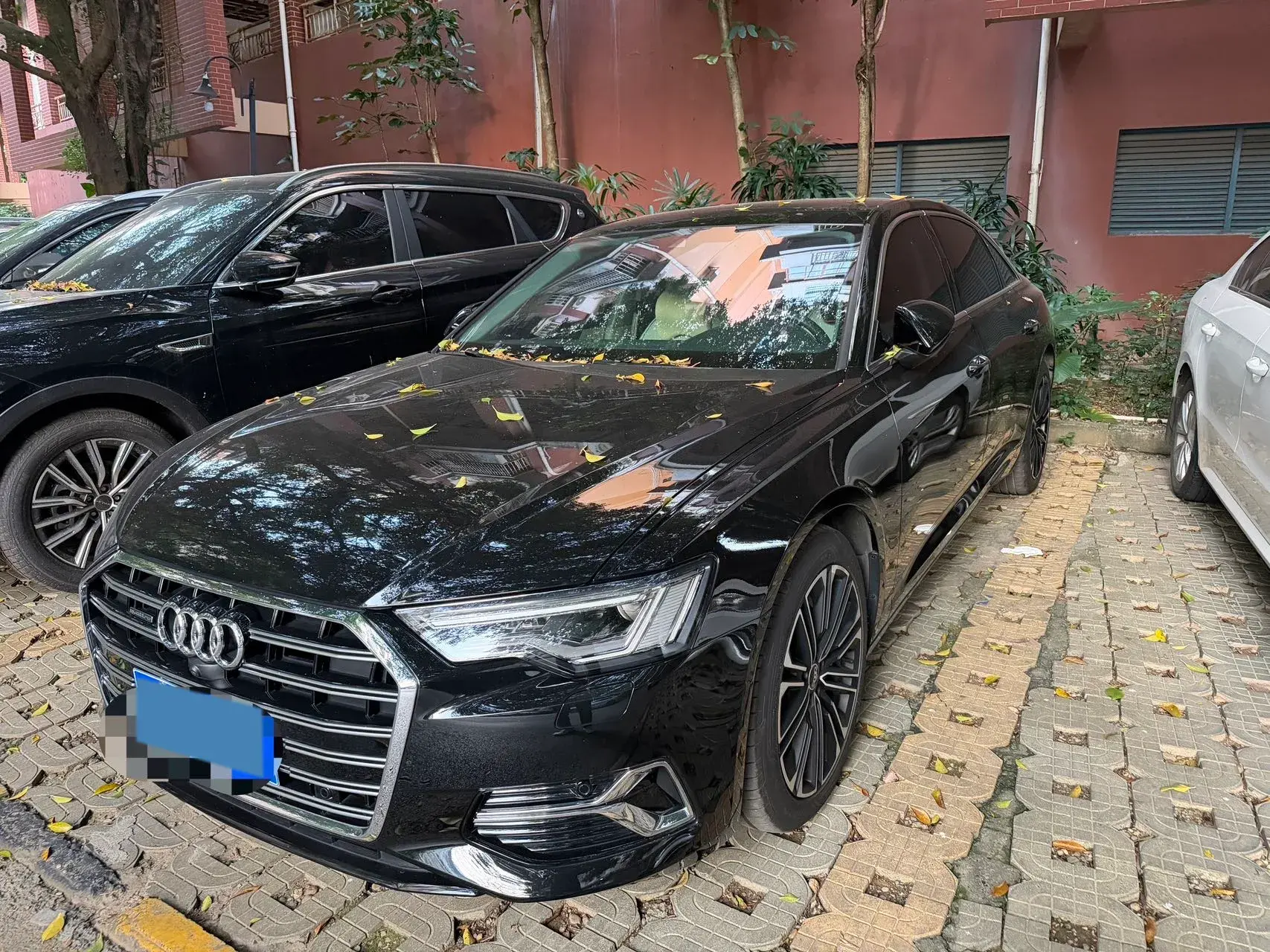 2022 AUDI A6L view 1