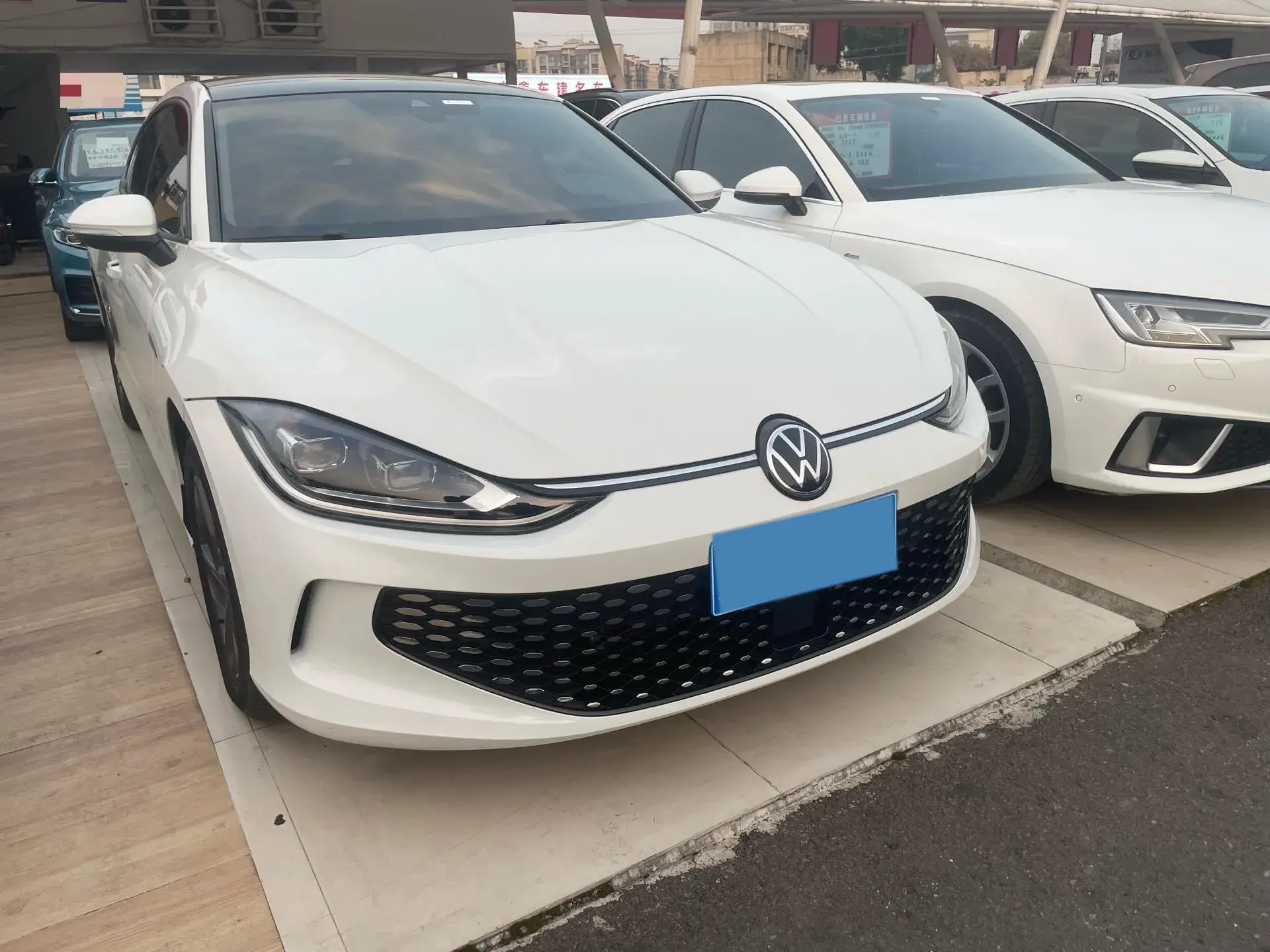 2024 VOLKSWAGEN LAMANDO thumbnail 2