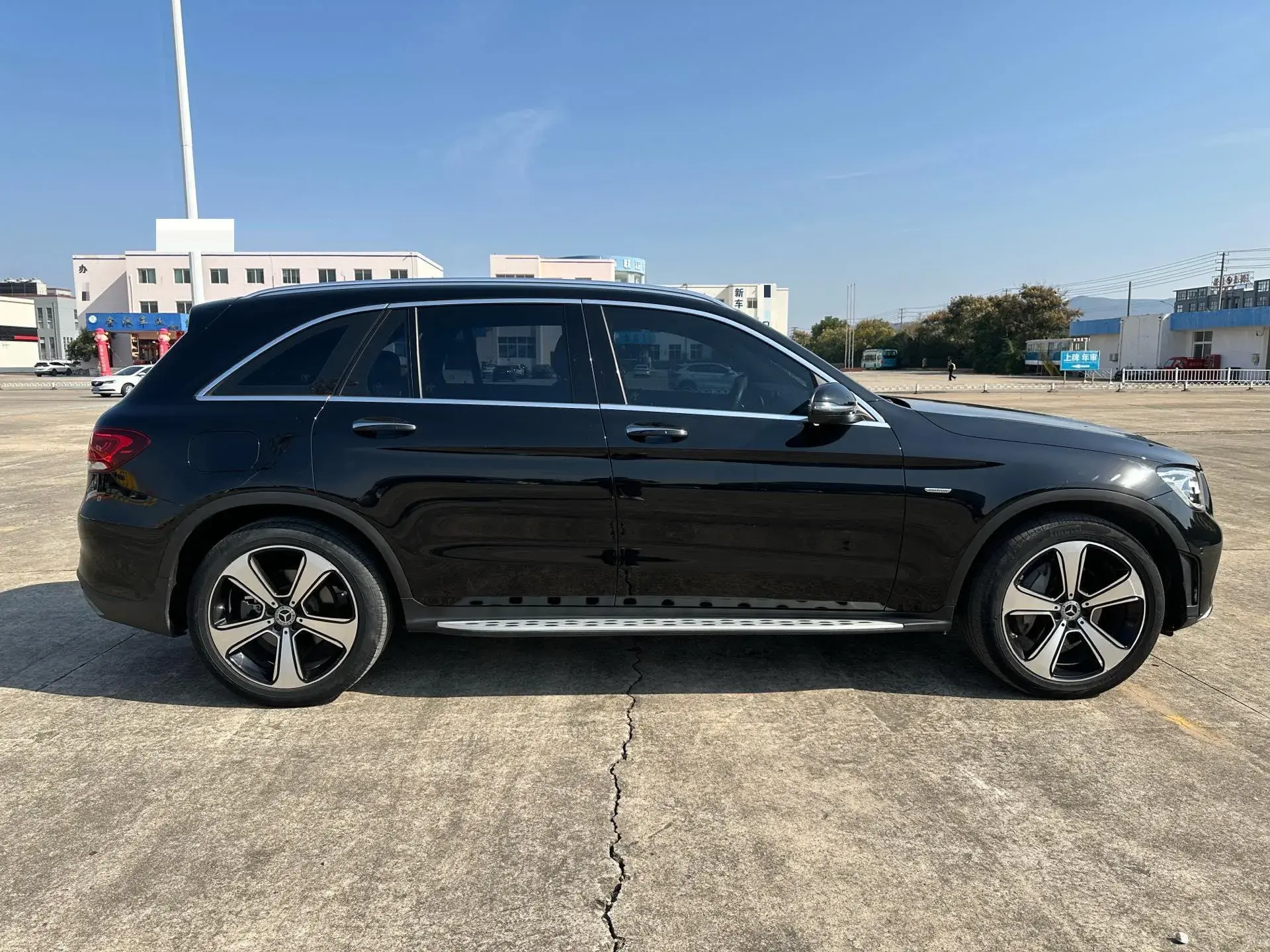 2022 MERCEDES-BENZ GLC thumbnail 3