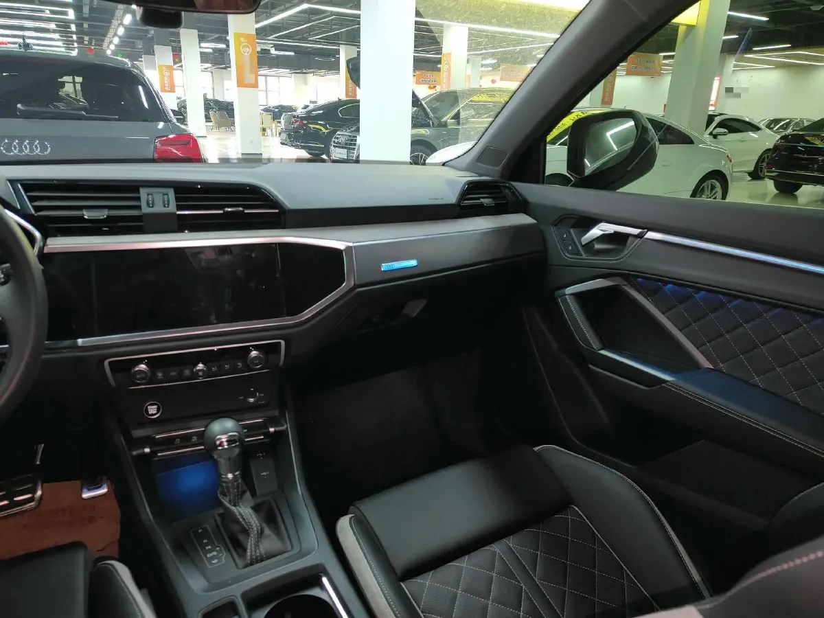 2024 Audi Q2L 1.5T 160HP L4 7DCT,autocango,china used car exporter,china ev exporter,chinese used car exporter,chinese used ev exporter