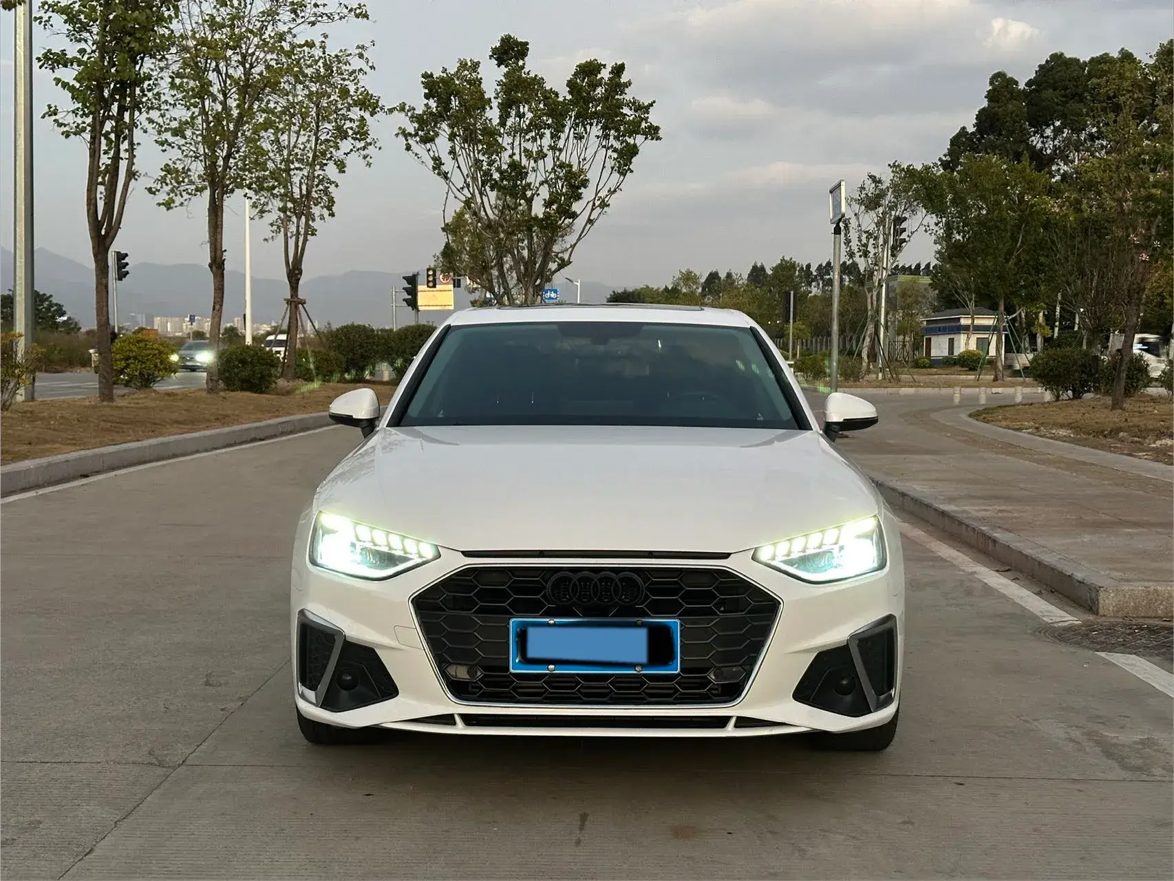 2020 AUDI A4L thumbnail 2