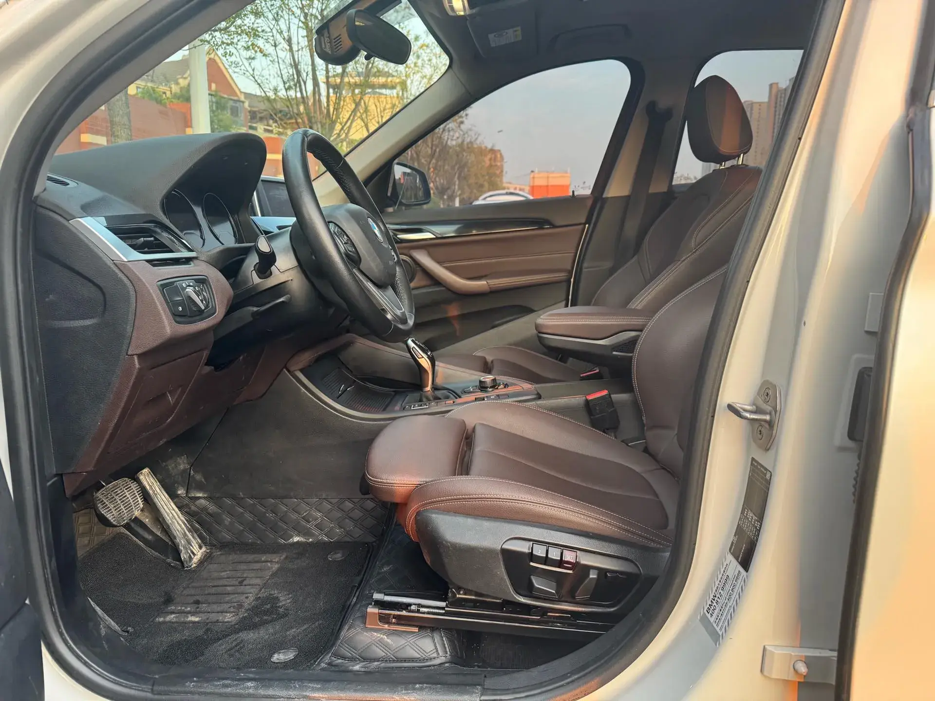 2020 BMW X1 thumbnail 4