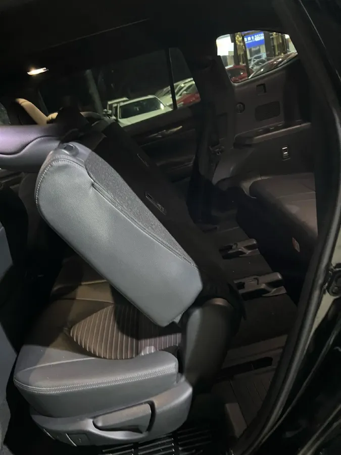 2022 Toyota Crown Kluger 2.0T 248HP L4 8AT,autocango,china used car exporter,china ev exporter,chinese used car exporter,chinese used ev exporter