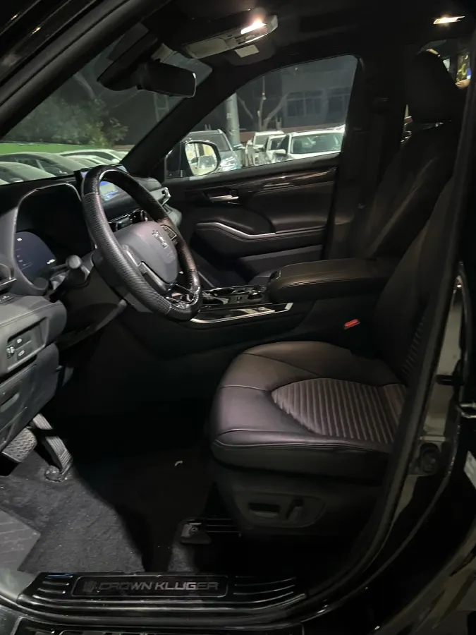 2022 Toyota Crown Kluger 2.0T 248HP L4 8AT,autocango,china used car exporter,china ev exporter,chinese used car exporter,chinese used ev exporter