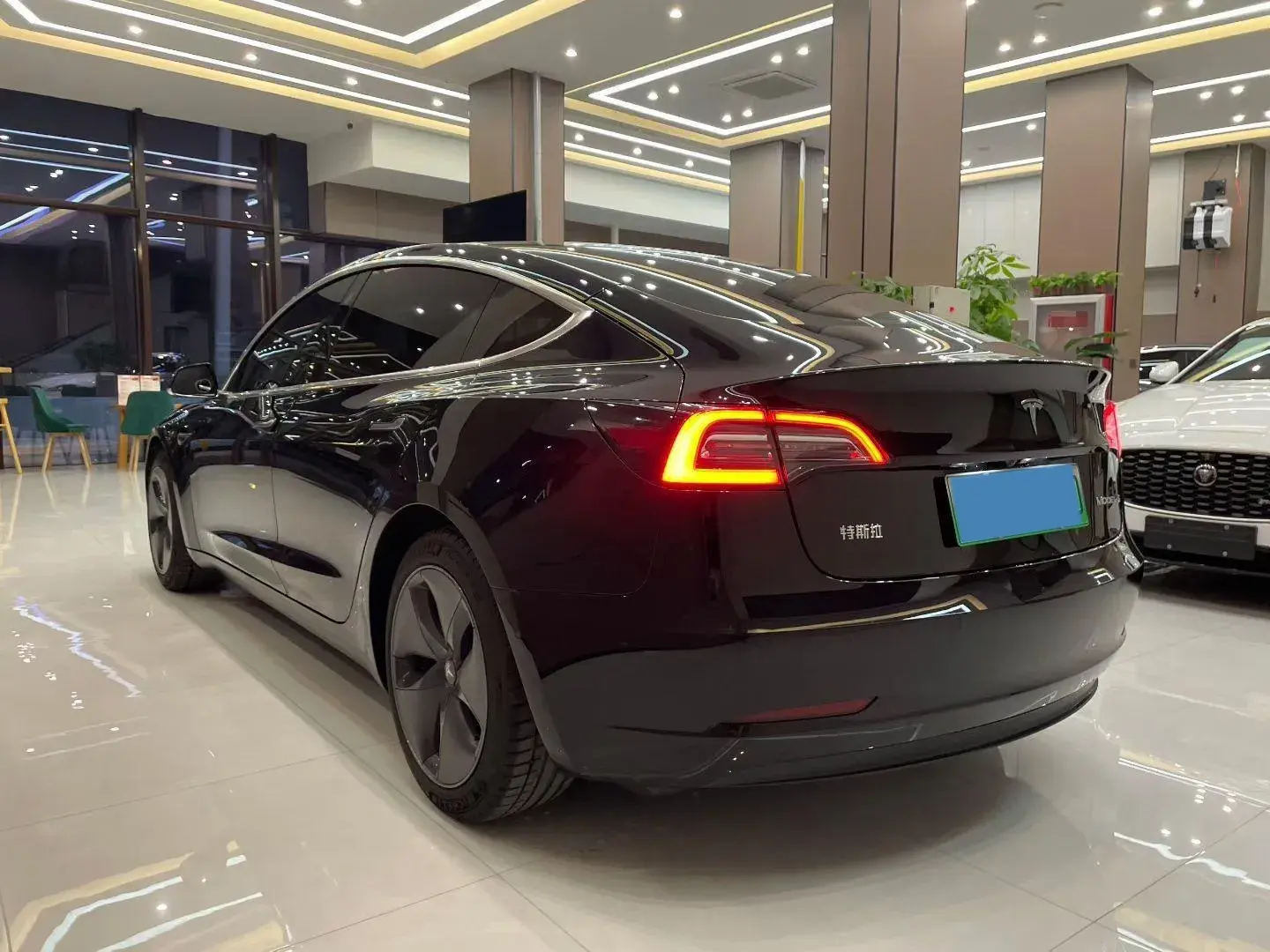 2019 TESLA MODEL thumbnail 4