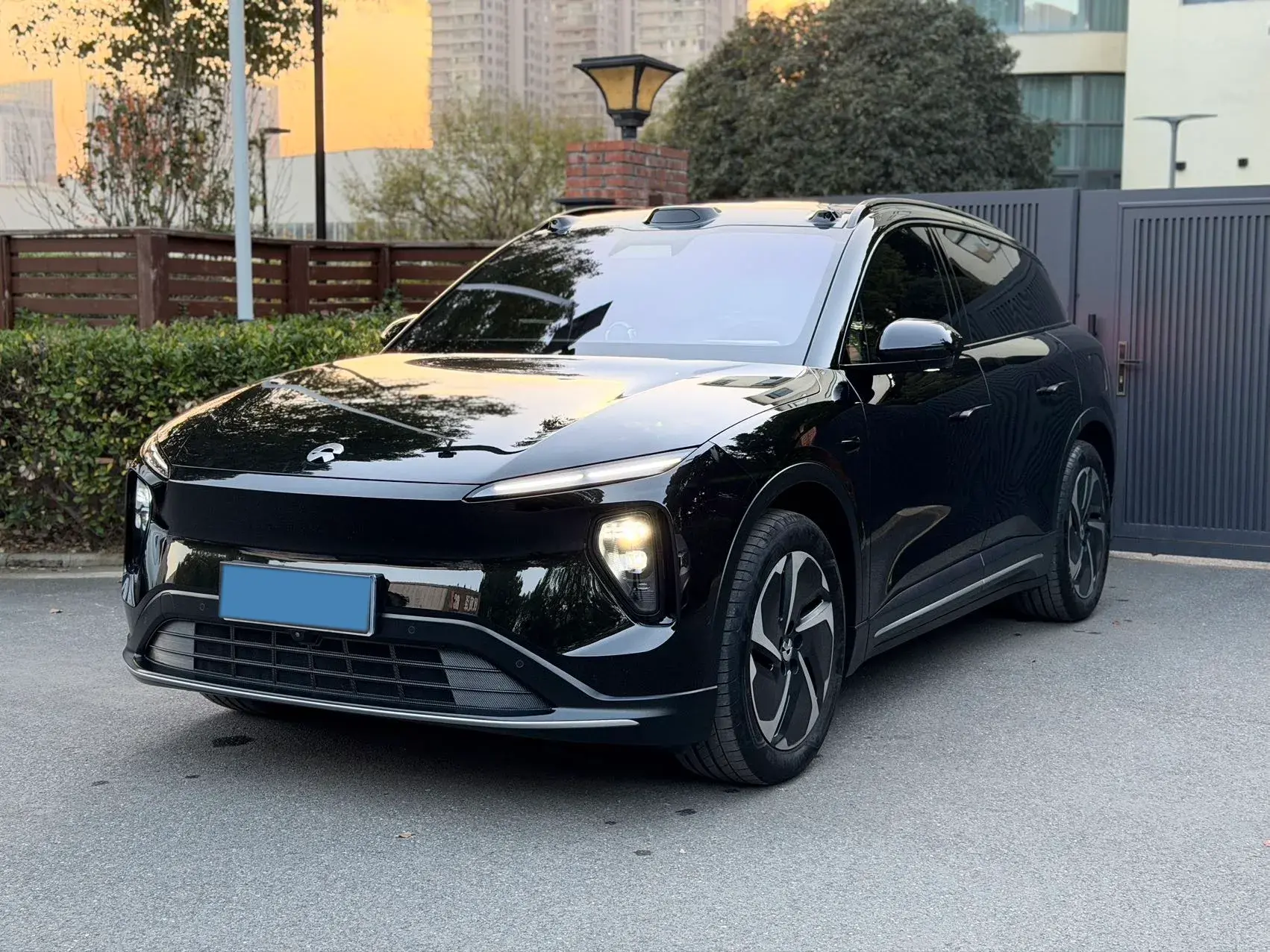 2024 NIO ES6 view 1