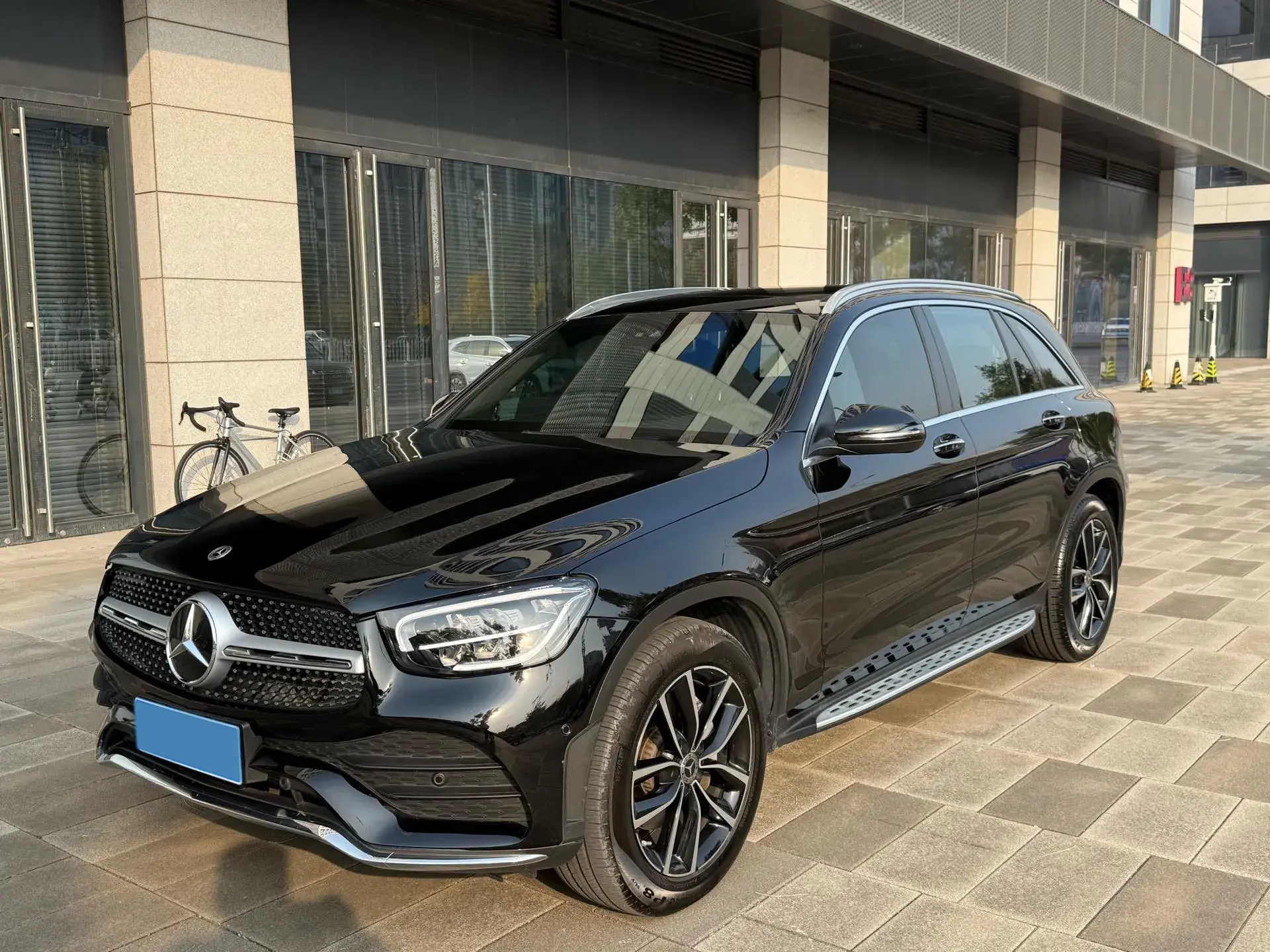 2021 MERCEDES-BENZ GLC view 1