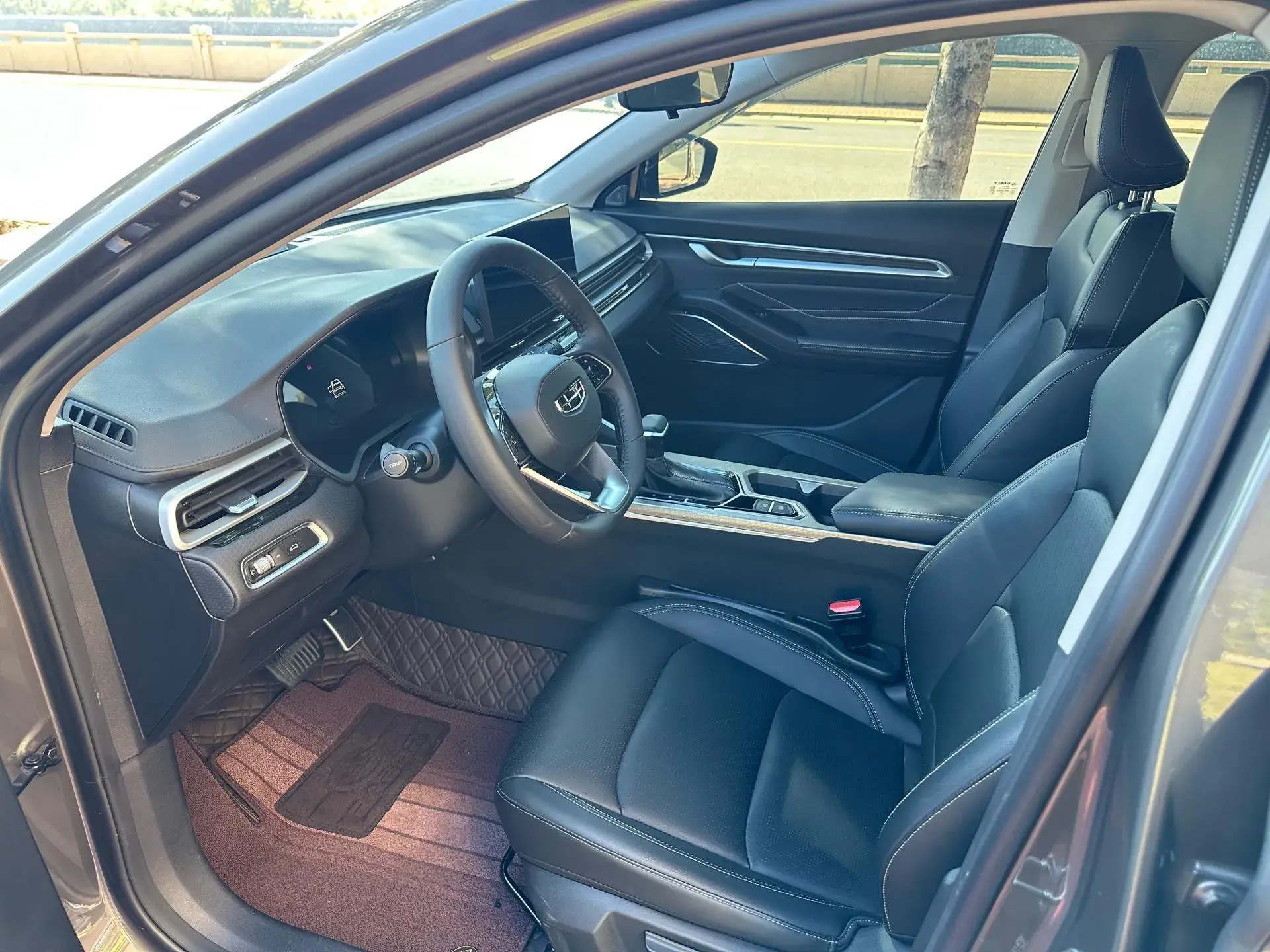 2023 GEELY EMGRAND thumbnail 4