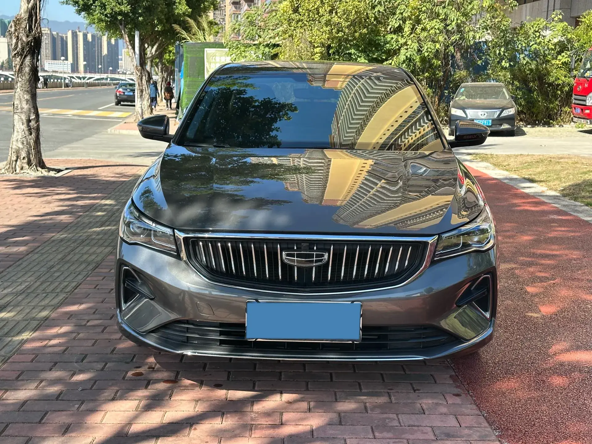 2023 GEELY EMGRAND thumbnail 2