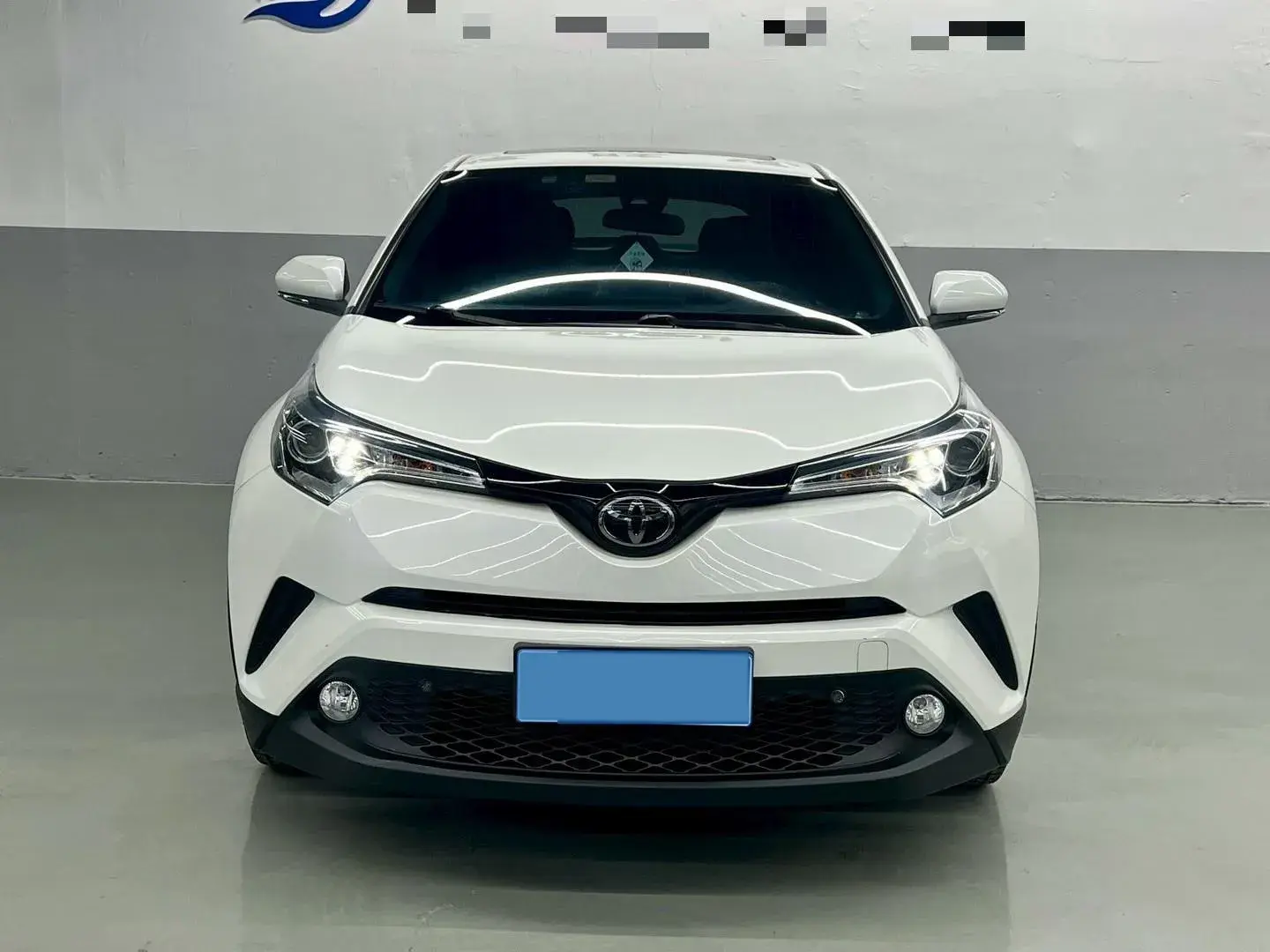2020 TOYOTA C-HR thumbnail 4