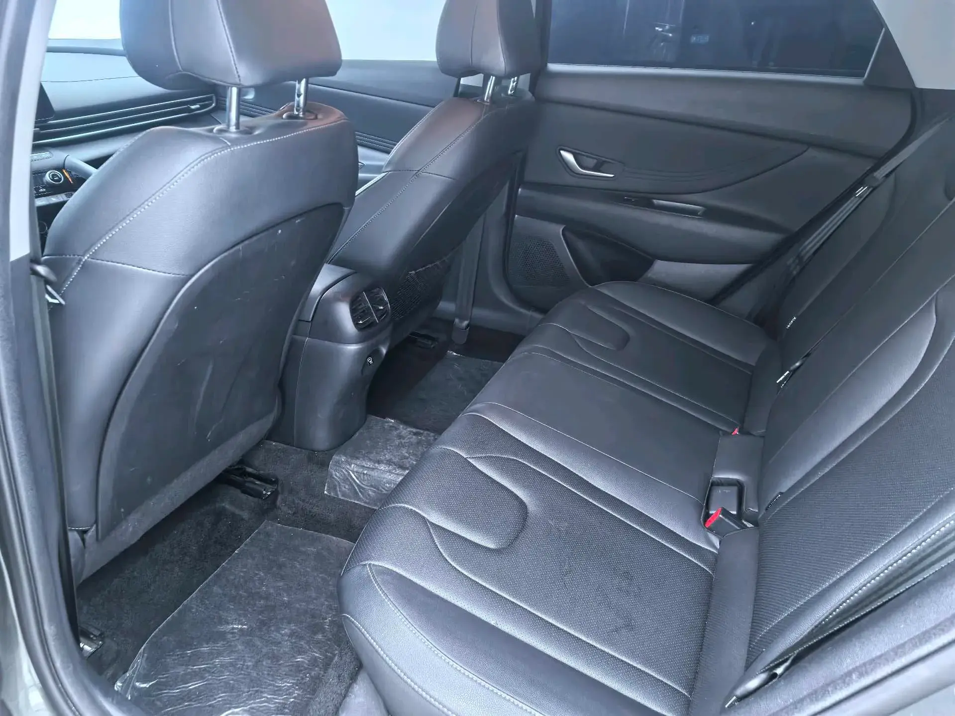 2023 HYUNDAI ELANTRA thumbnail 4