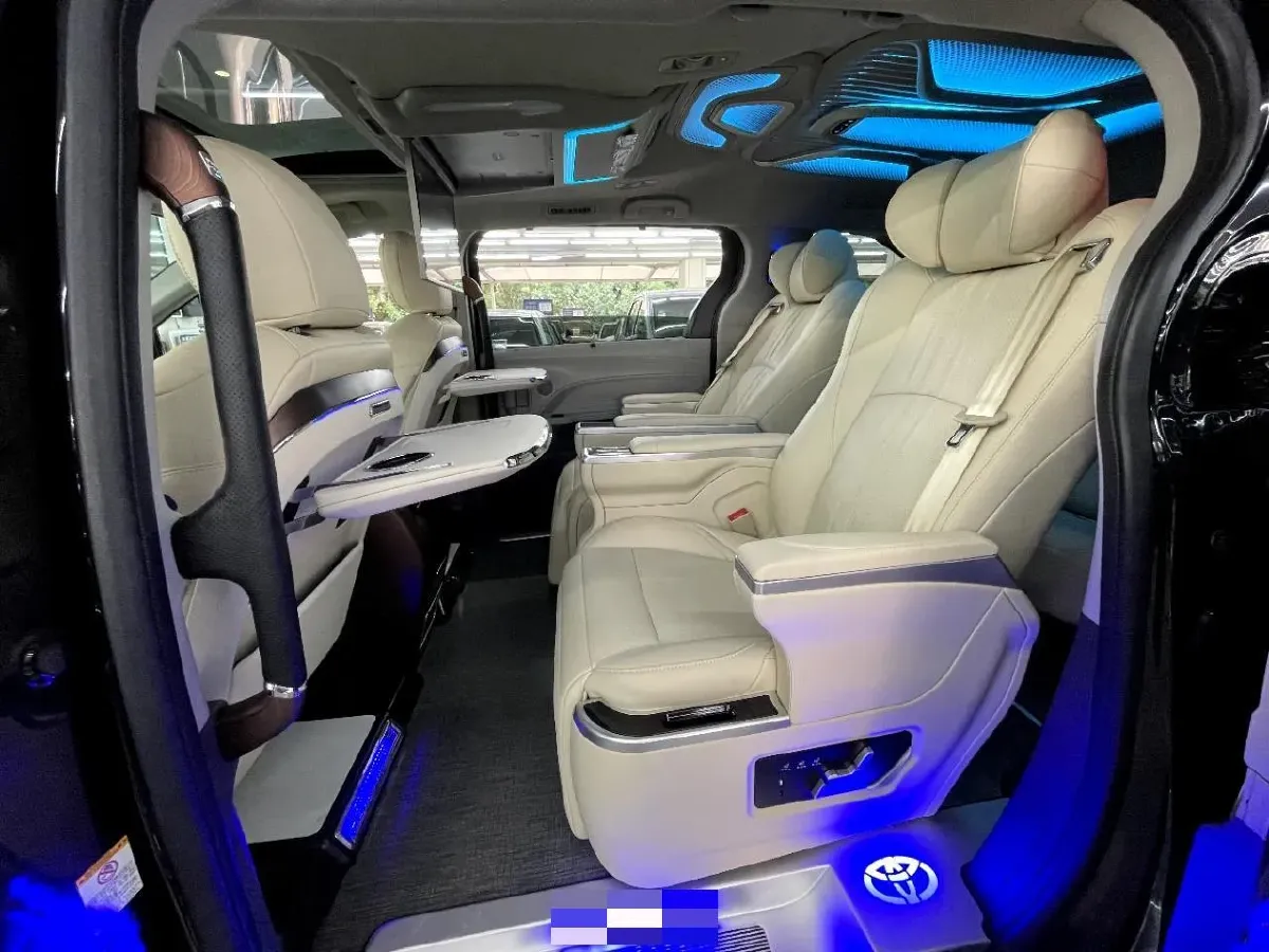 2024 Toyota Sienna 2.5L 189HP L4 E-CVT Hybrid,autocango,china used car exporter,china ev exporter,chinese used car exporter,chinese used ev exporter