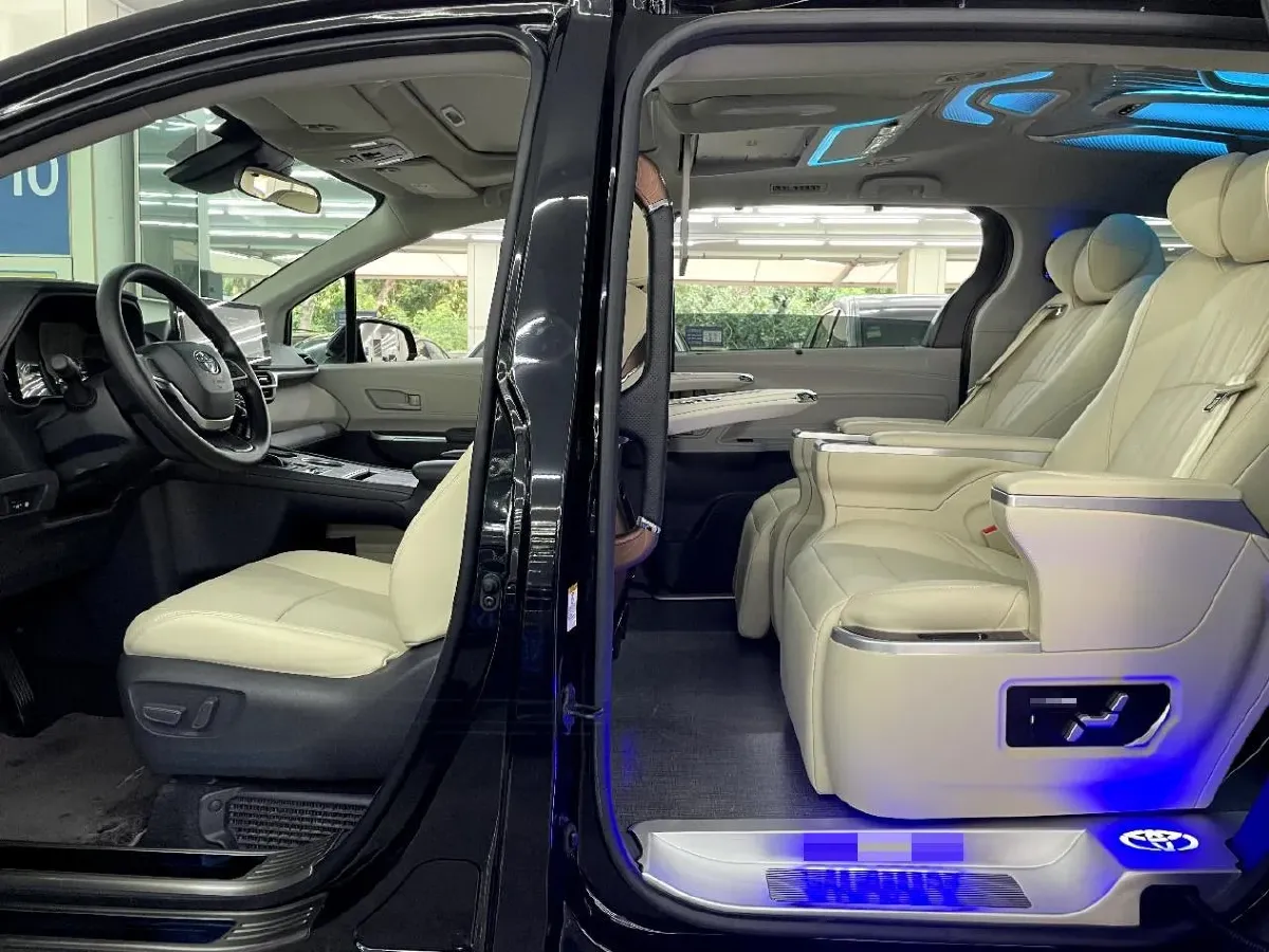 2024 Toyota Sienna 2.5L 189HP L4 E-CVT Hybrid,autocango,china used car exporter,china ev exporter,chinese used car exporter,chinese used ev exporter
