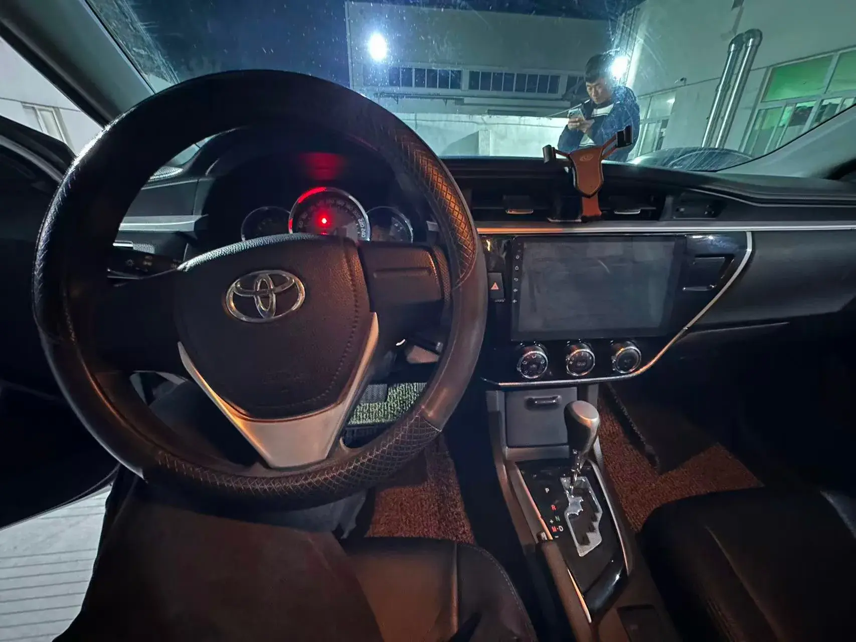 2017 TOYOTA COROLLA thumbnail 2