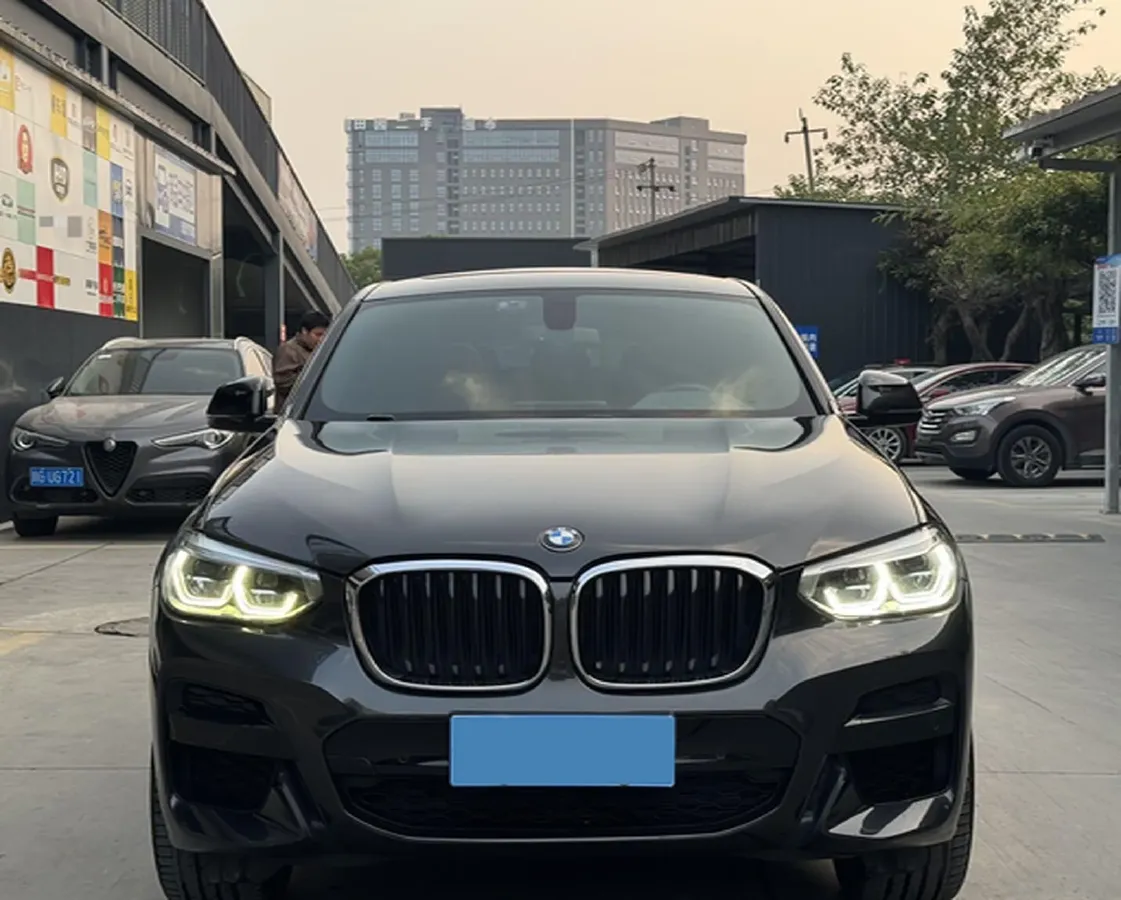 2020 BMW X4 2.0T 184HP L4 8AT,autocango,china used car exporter,china ev exporter,chinese used car exporter,chinese used ev exporter