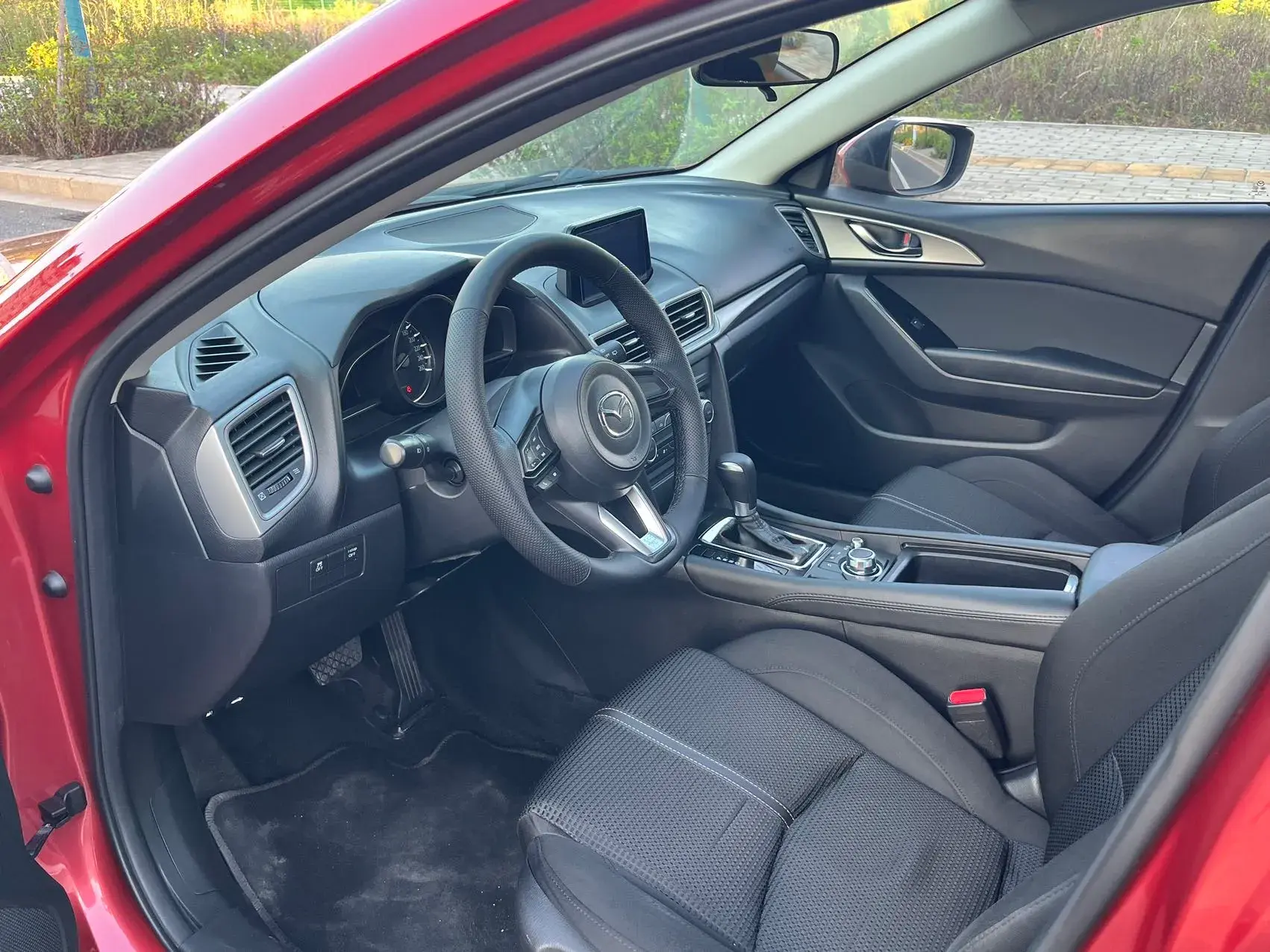 2017 MAZDA 3 thumbnail 4