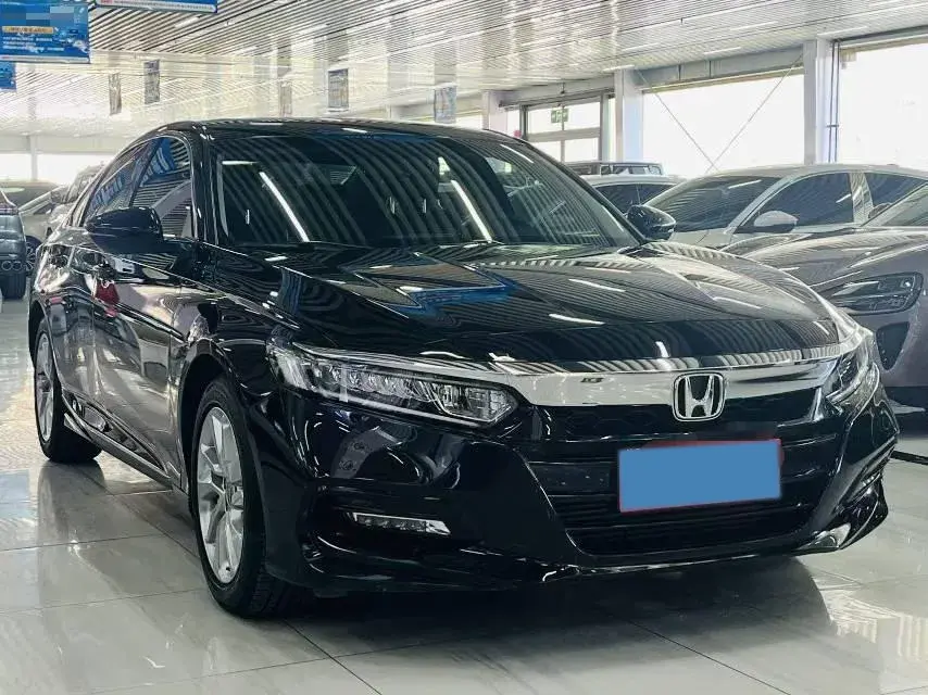 2018 HONDA ACCORD thumbnail 3