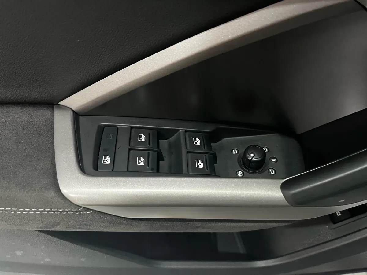 2021 Audi Q3 1.4T 150HP L4 7DCT,autocango,china used car exporter,china ev exporter,chinese used car exporter,chinese used ev exporter