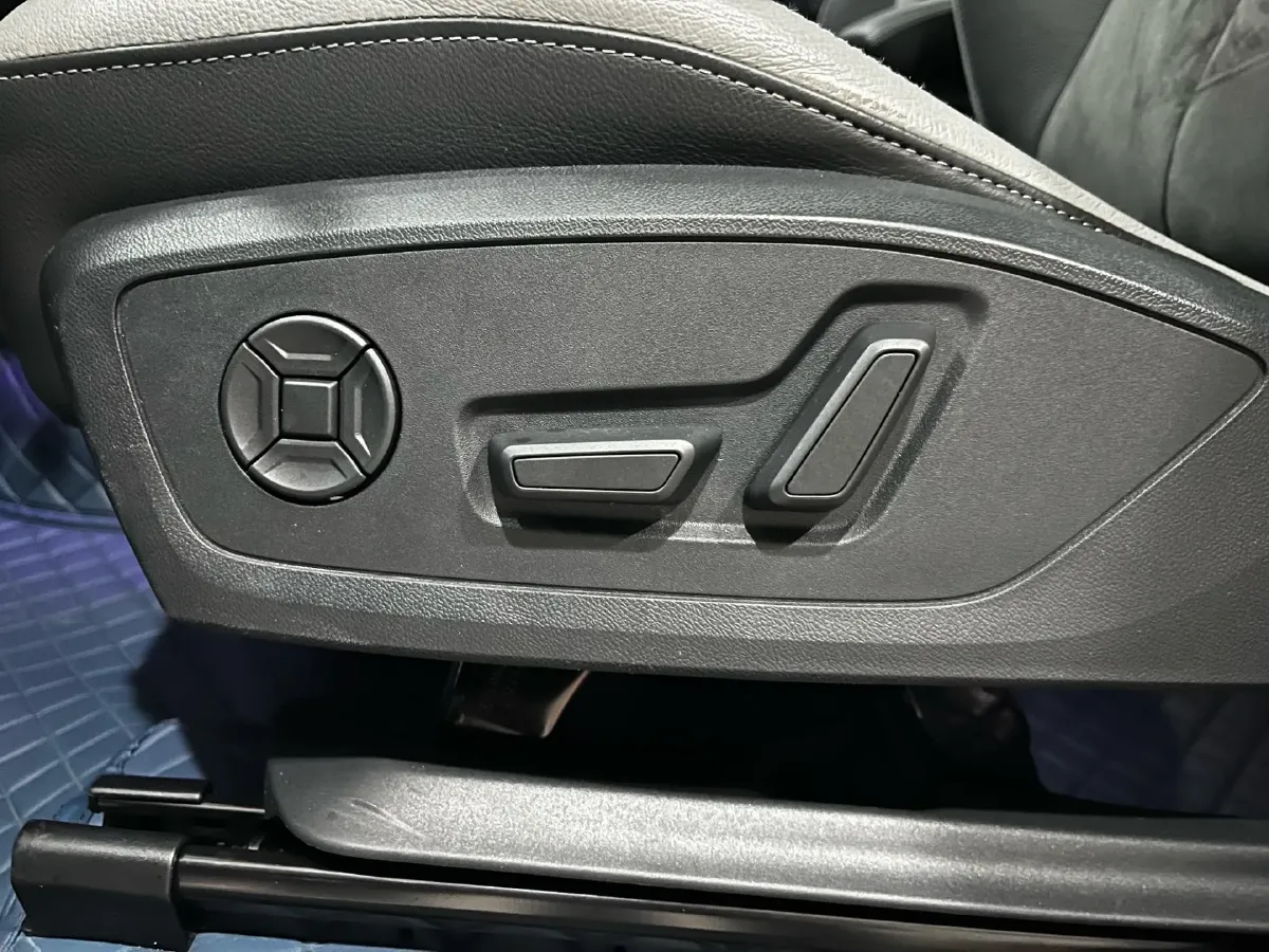 2021 Audi Q3 1.4T 150HP L4 7DCT,autocango,china used car exporter,china ev exporter,chinese used car exporter,chinese used ev exporter