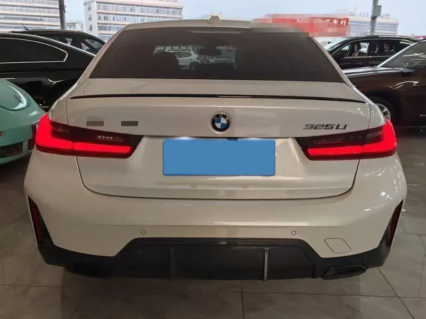 2024 BMW 3 thumbnail 4