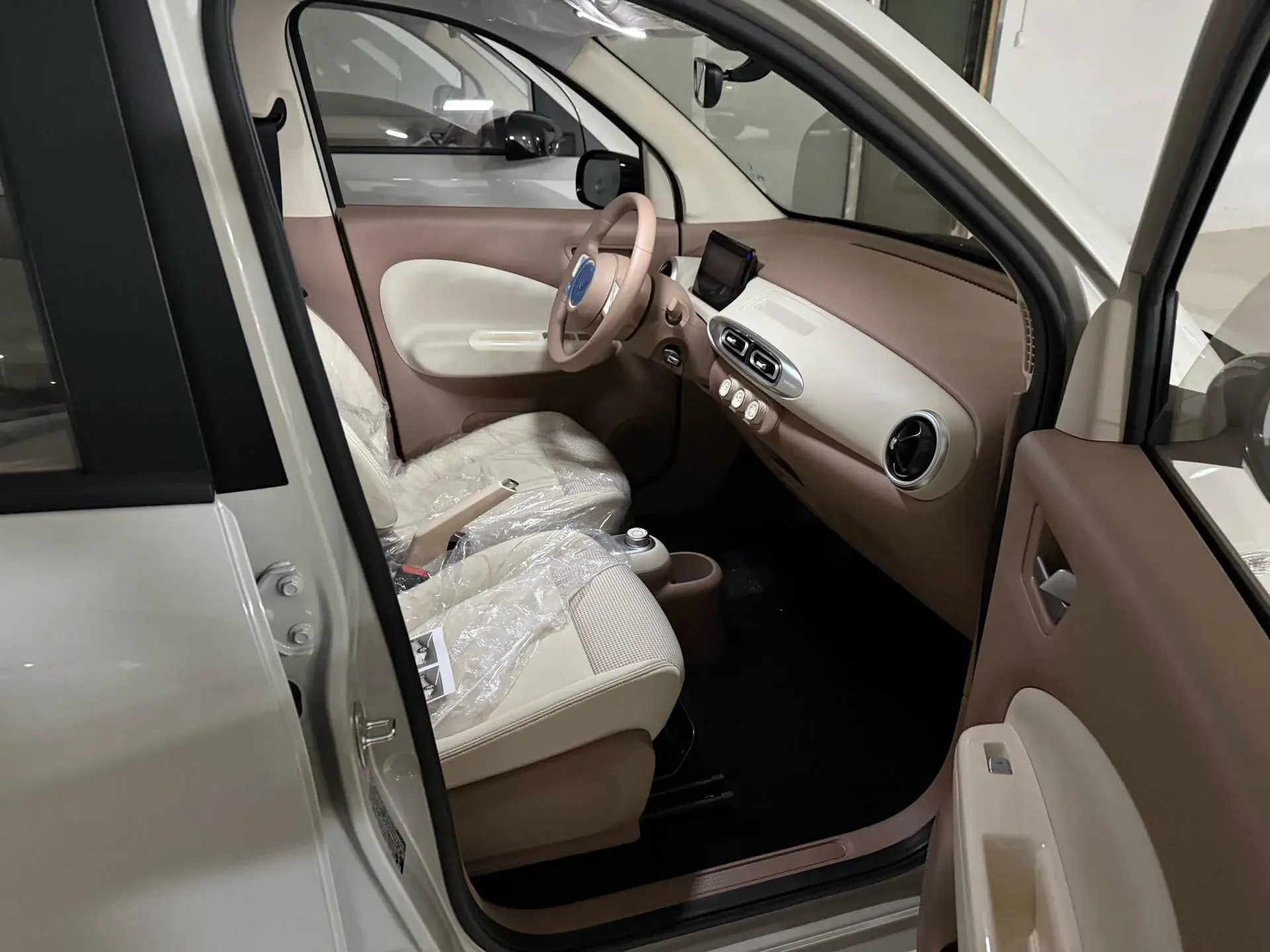 2025 WULING HONGGUANG thumbnail 2