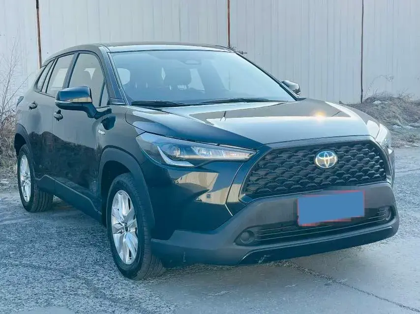 2023 TOYOTA COROLLA thumbnail 3