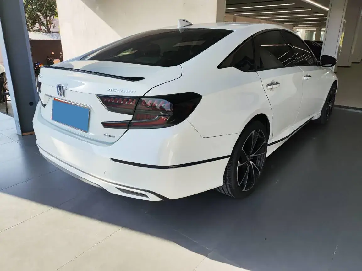 2022 HONDA ACCORD thumbnail 2