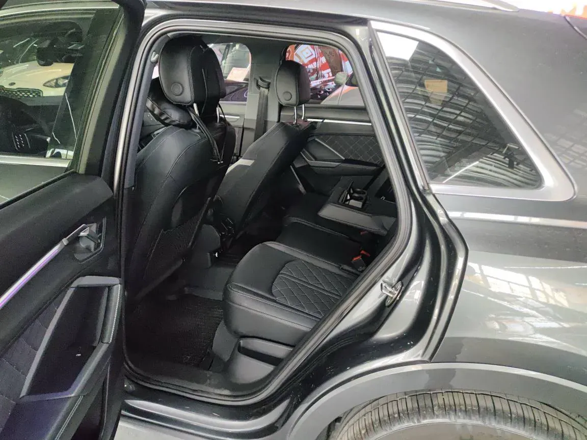 2024 Audi Q3 1.5T 160HP L4 7DCT,autocango,china used car exporter,china ev exporter,chinese used car exporter,chinese used ev exporter